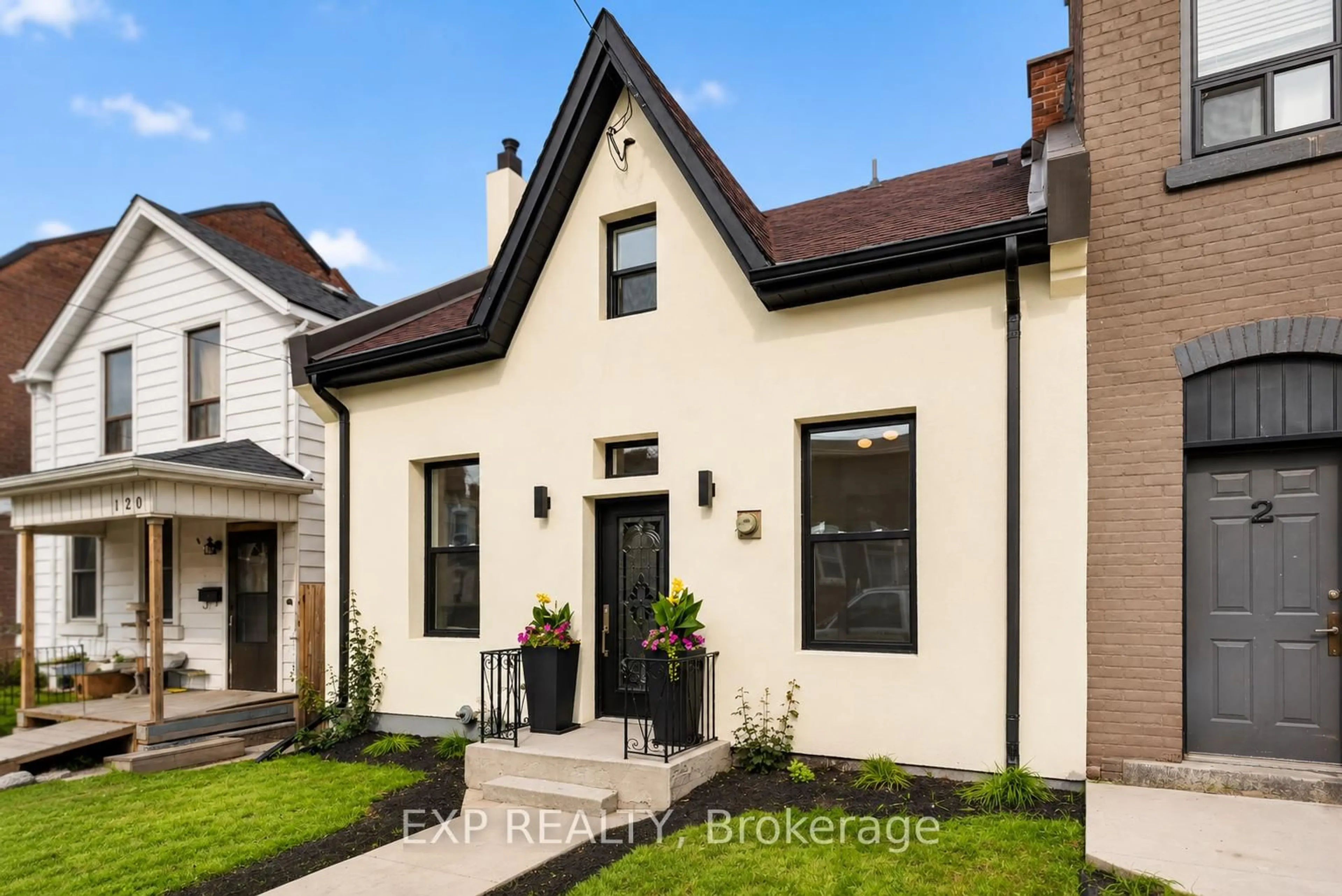 Home with brick exterior material, street for 118 Cathcart St, Hamilton Ontario L8L 5A2