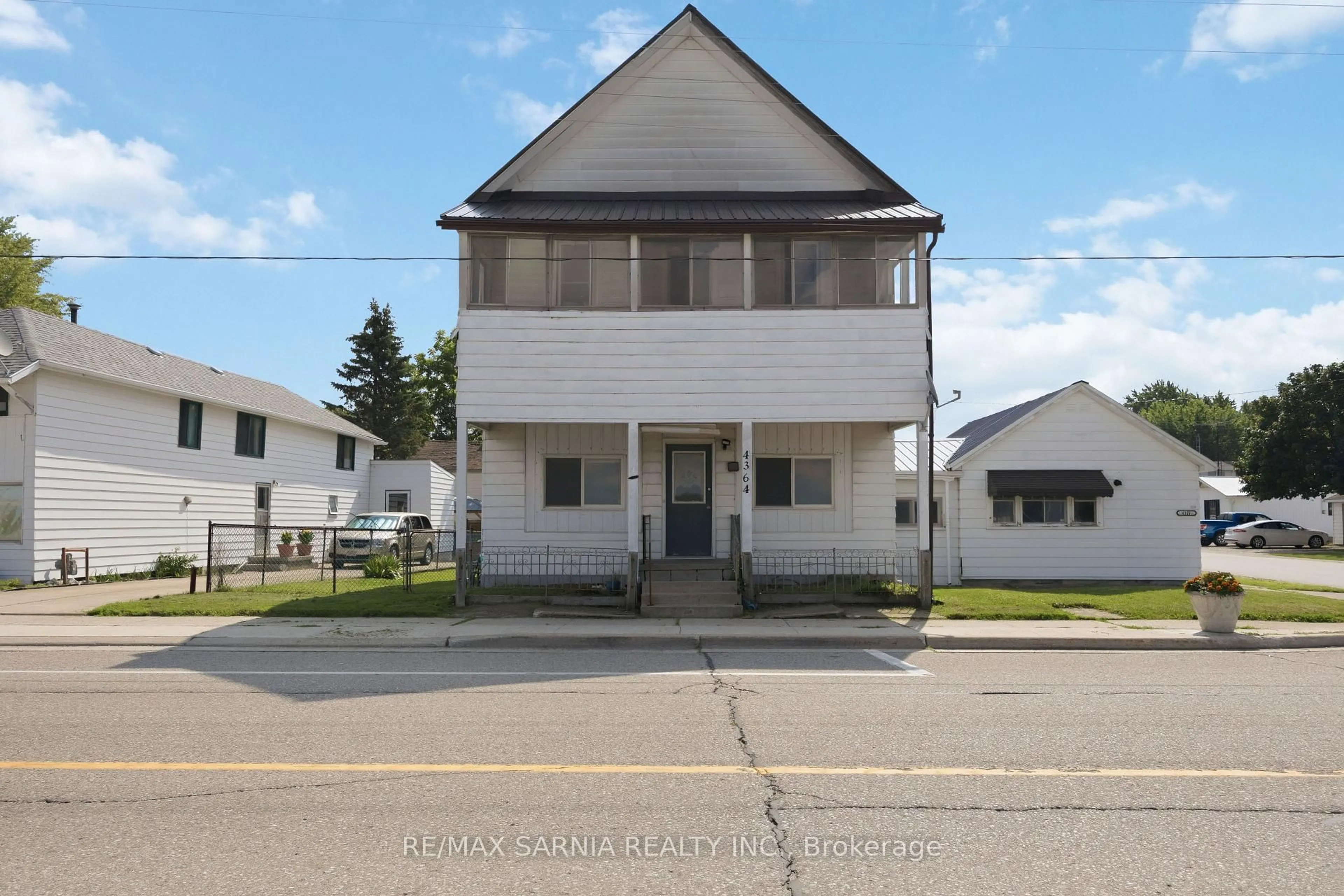 Unknown for 4364 St. Clair Pkwy, St. Clair Ontario N0P 2B0