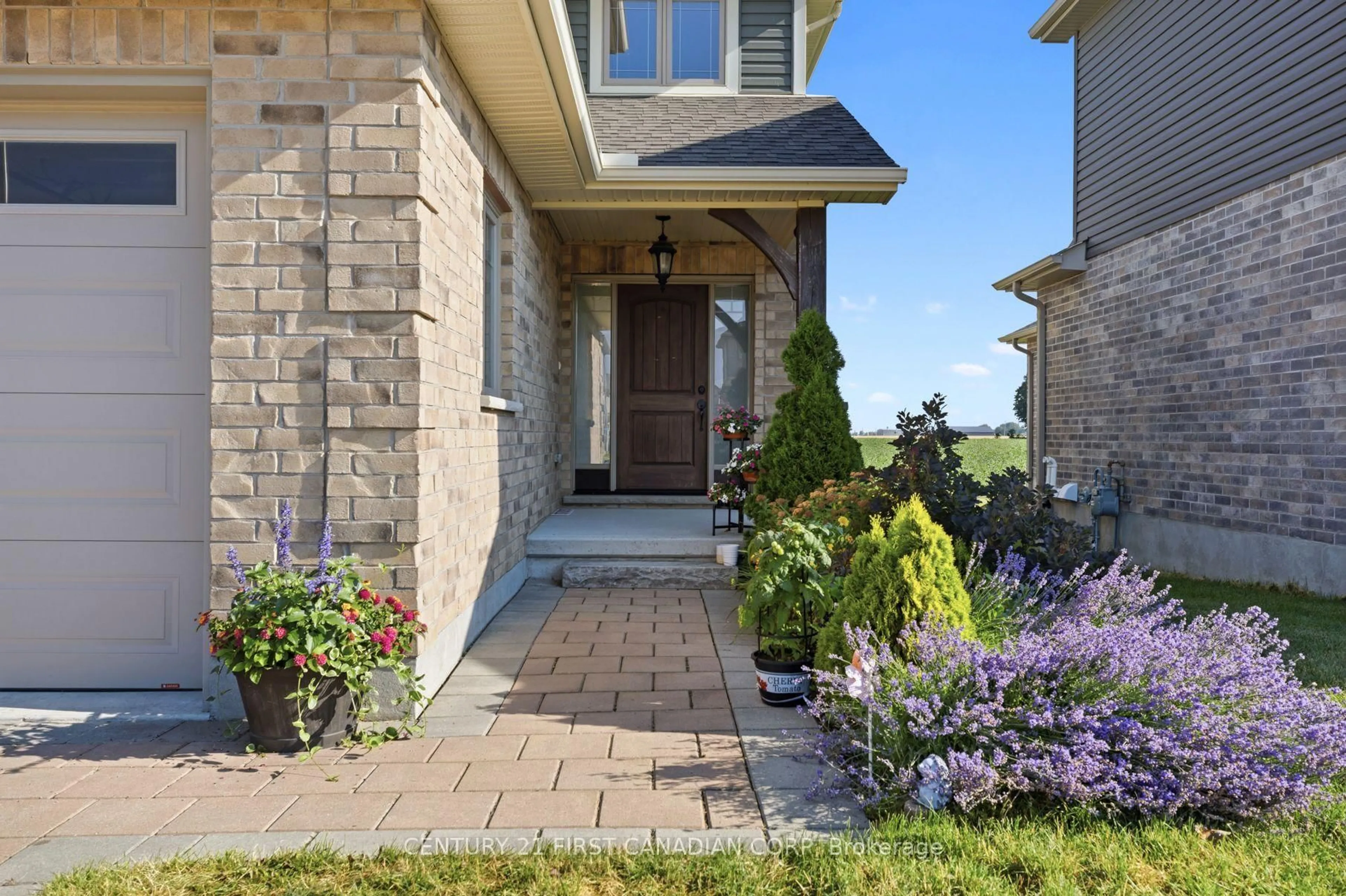 Unknown for 182 Gilmour Dr, Lucan Biddulph Ontario N0M 2J0