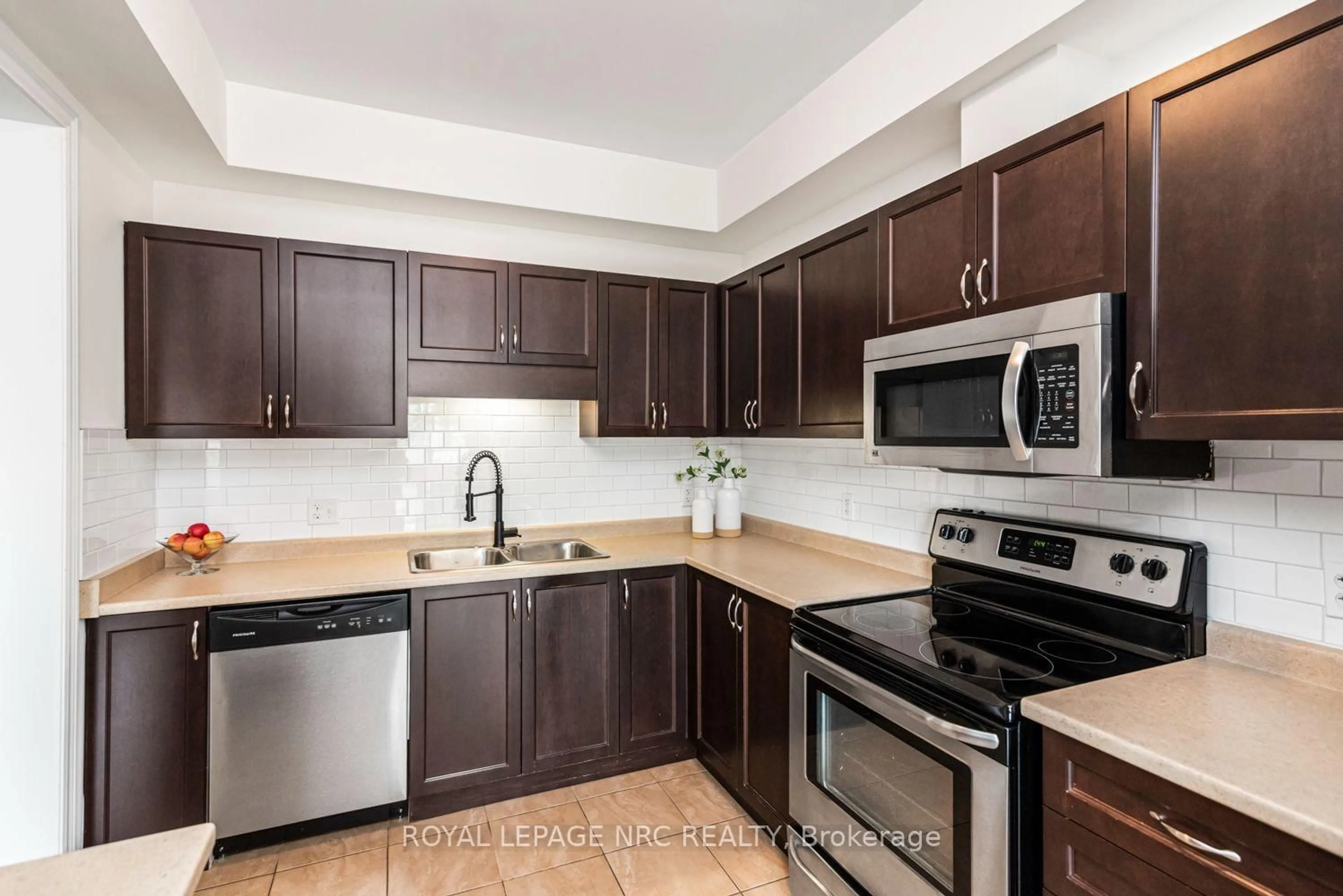 Standard kitchen, ceramic/tile floor for 45 Seabreeze Cres #22, Hamilton Ontario L8E 0G1