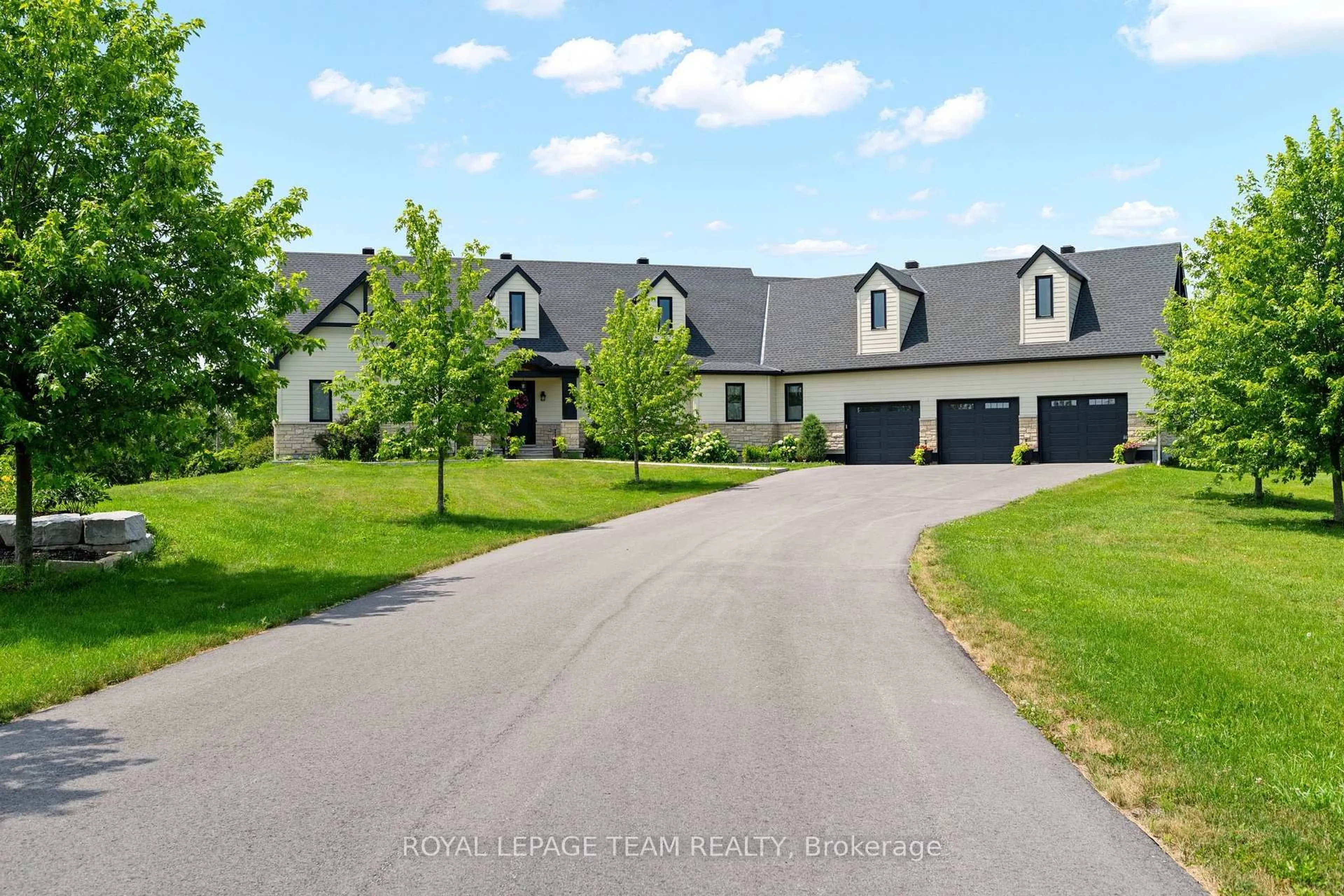A pic from outside/outdoor area/front of a property/back of a property/a pic from drone, unknown for 145 Barrdon Rd, Carp Ontario K0A 1L0