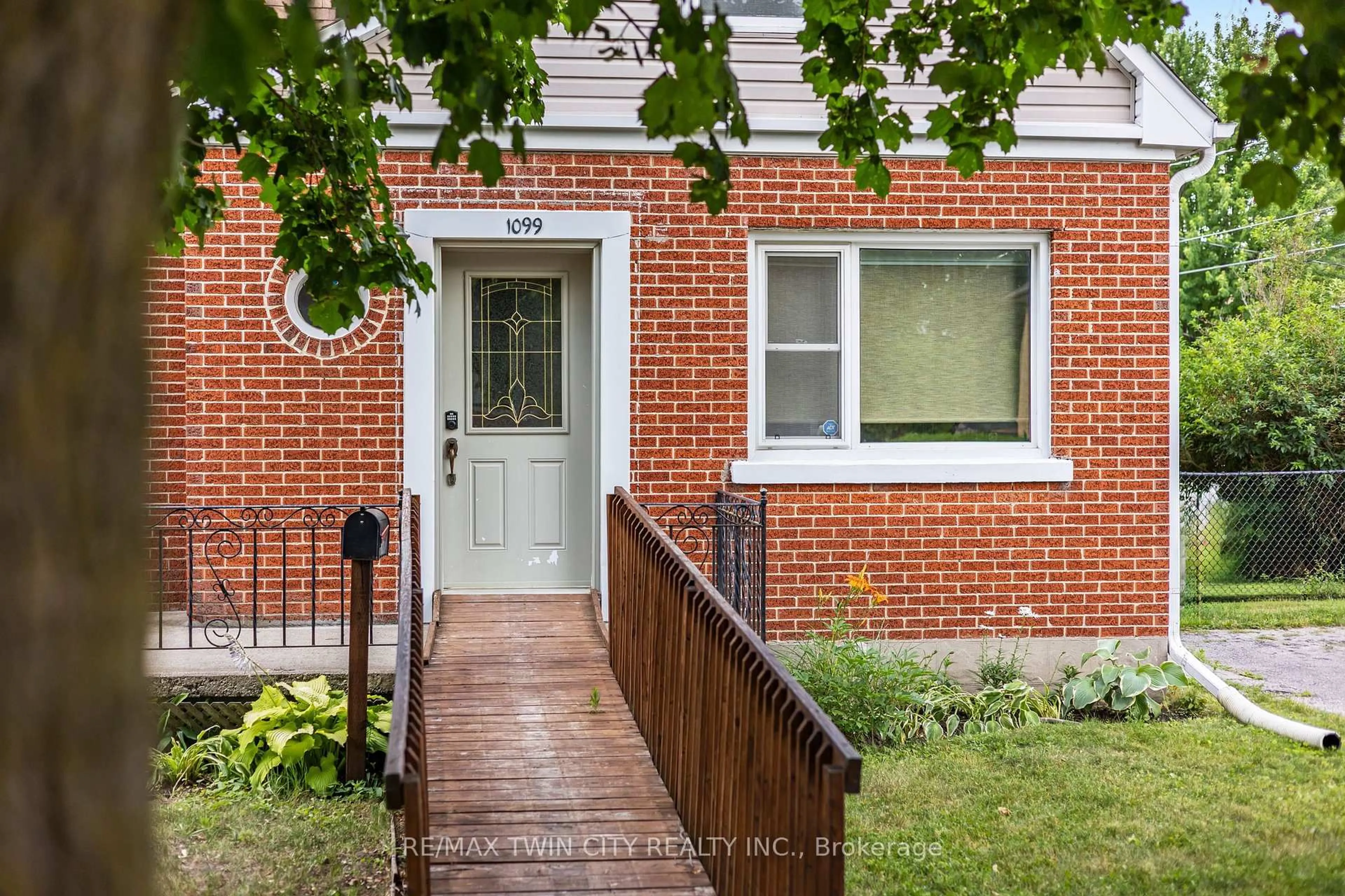 Home with brick exterior material, street for 1099 Union St, Kitchener Ontario N2H 6J9