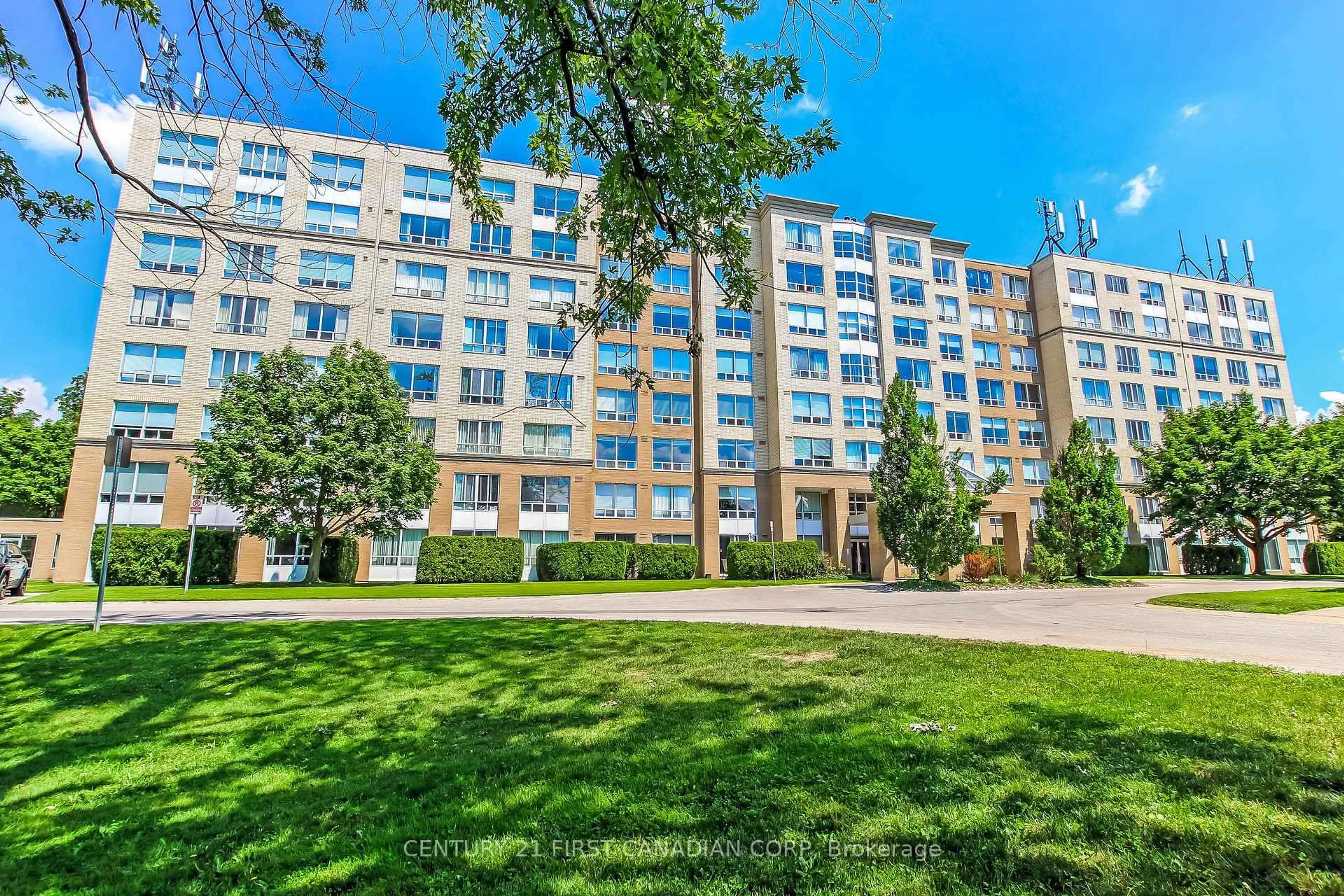 A pic from outside/outdoor area/front of a property/back of a property/a pic from drone, building for 1510 Richmond St #315, London North Ontario N6G 4V2