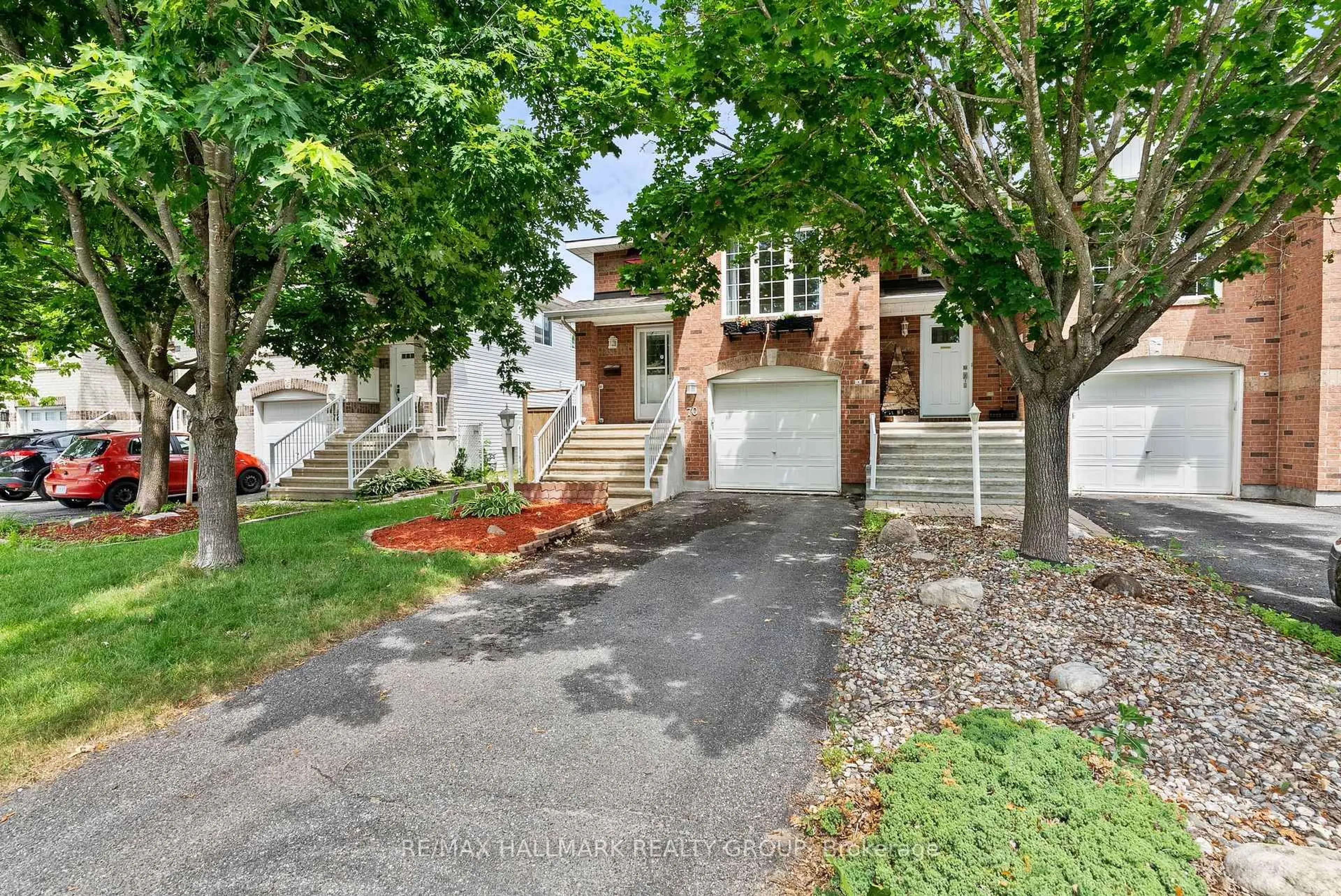 Unknown for 70 Whalings Circ, Stittsville Ontario K2S 1S4