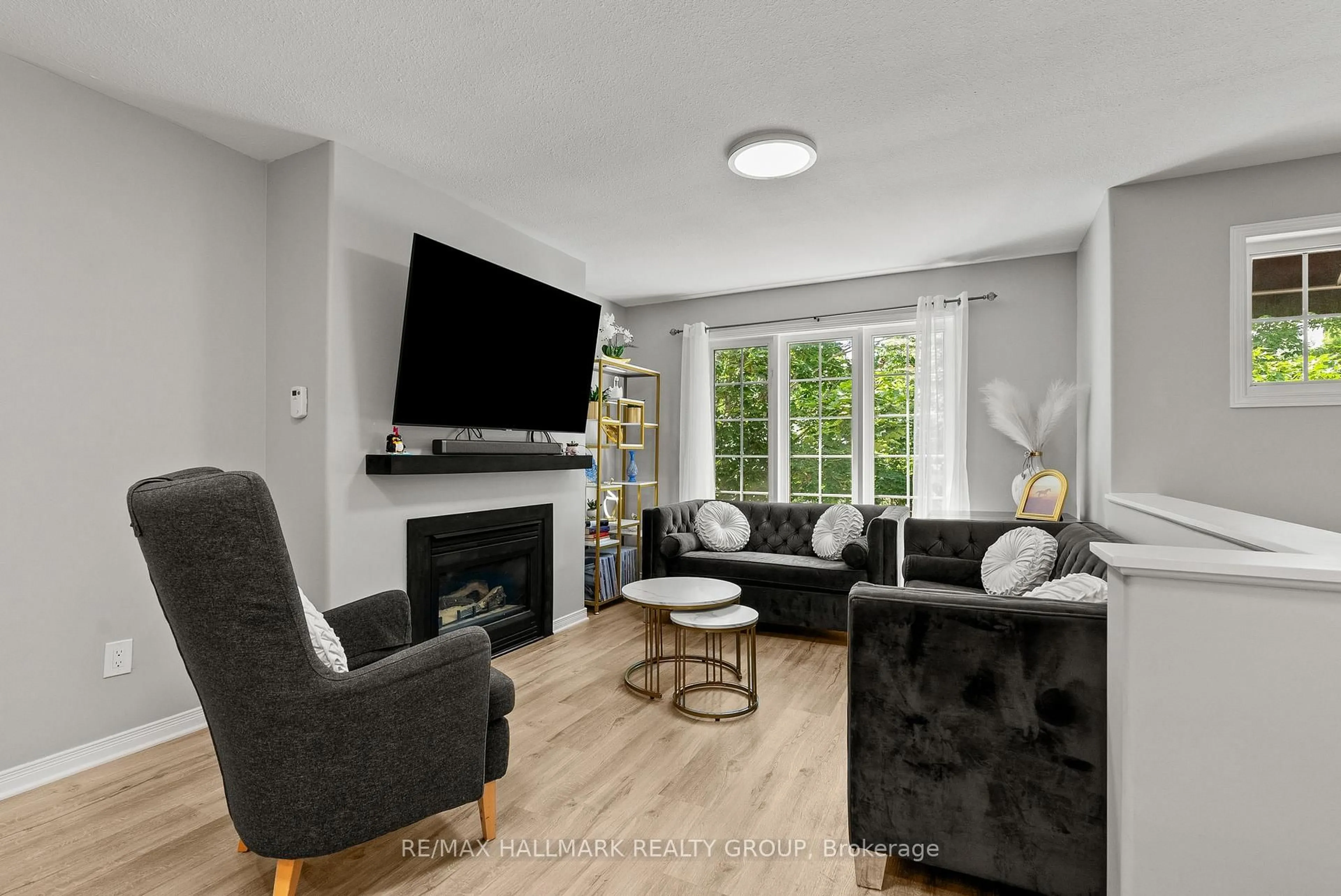 Living room with furniture, unknown for 70 Whalings Circ, Stittsville Ontario K2S 1S4