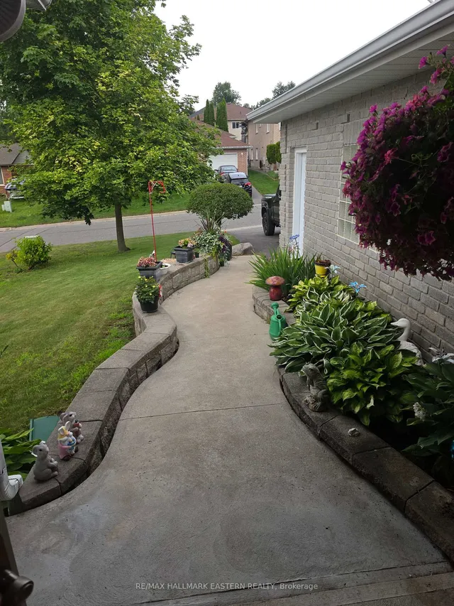 990 Silverdale Rd, Peterborough 2