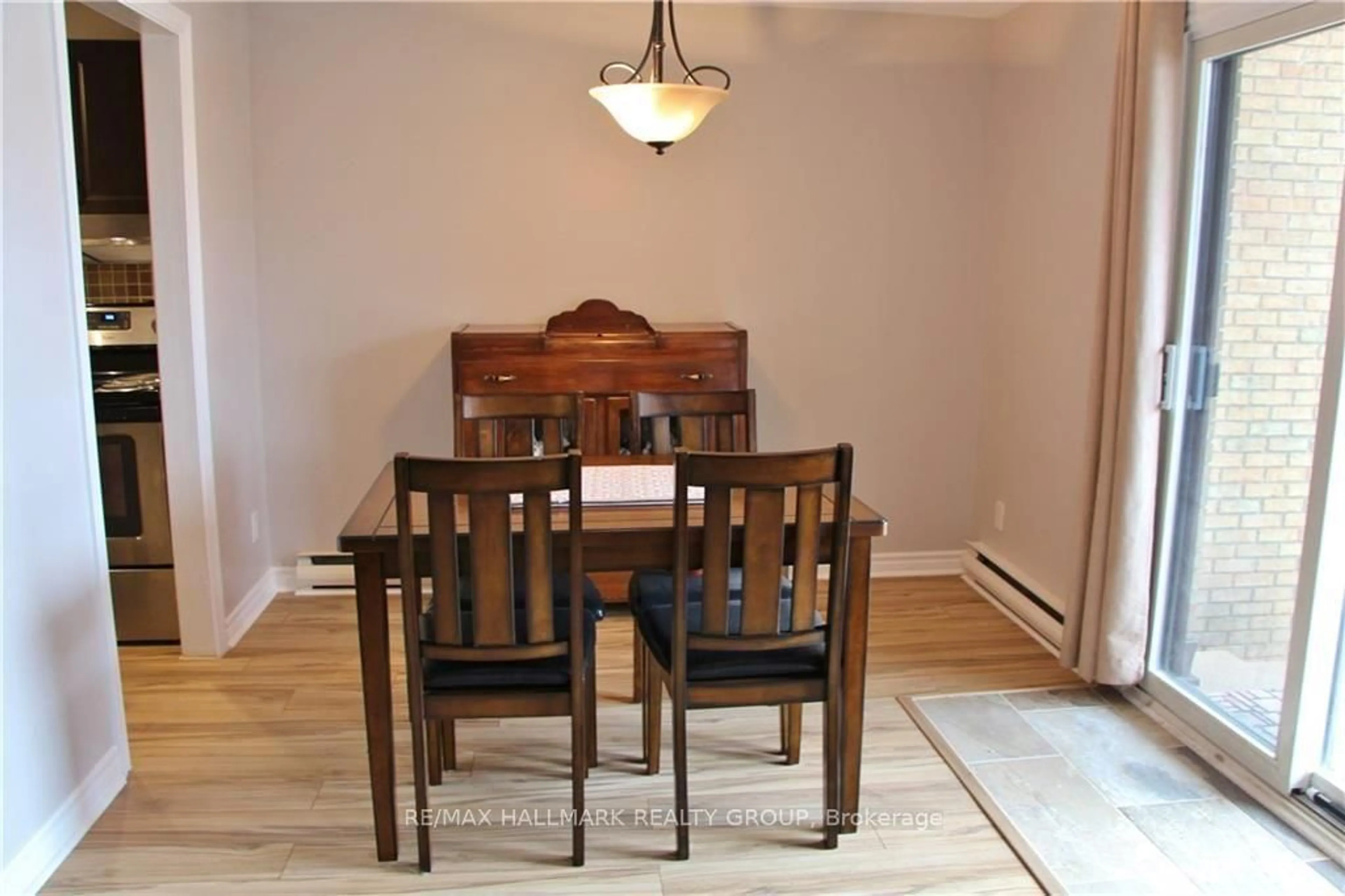 Dining room, wood/laminate floor for 14 Sweetbriar Circ #4, Ottawa Ontario K2J 2K4