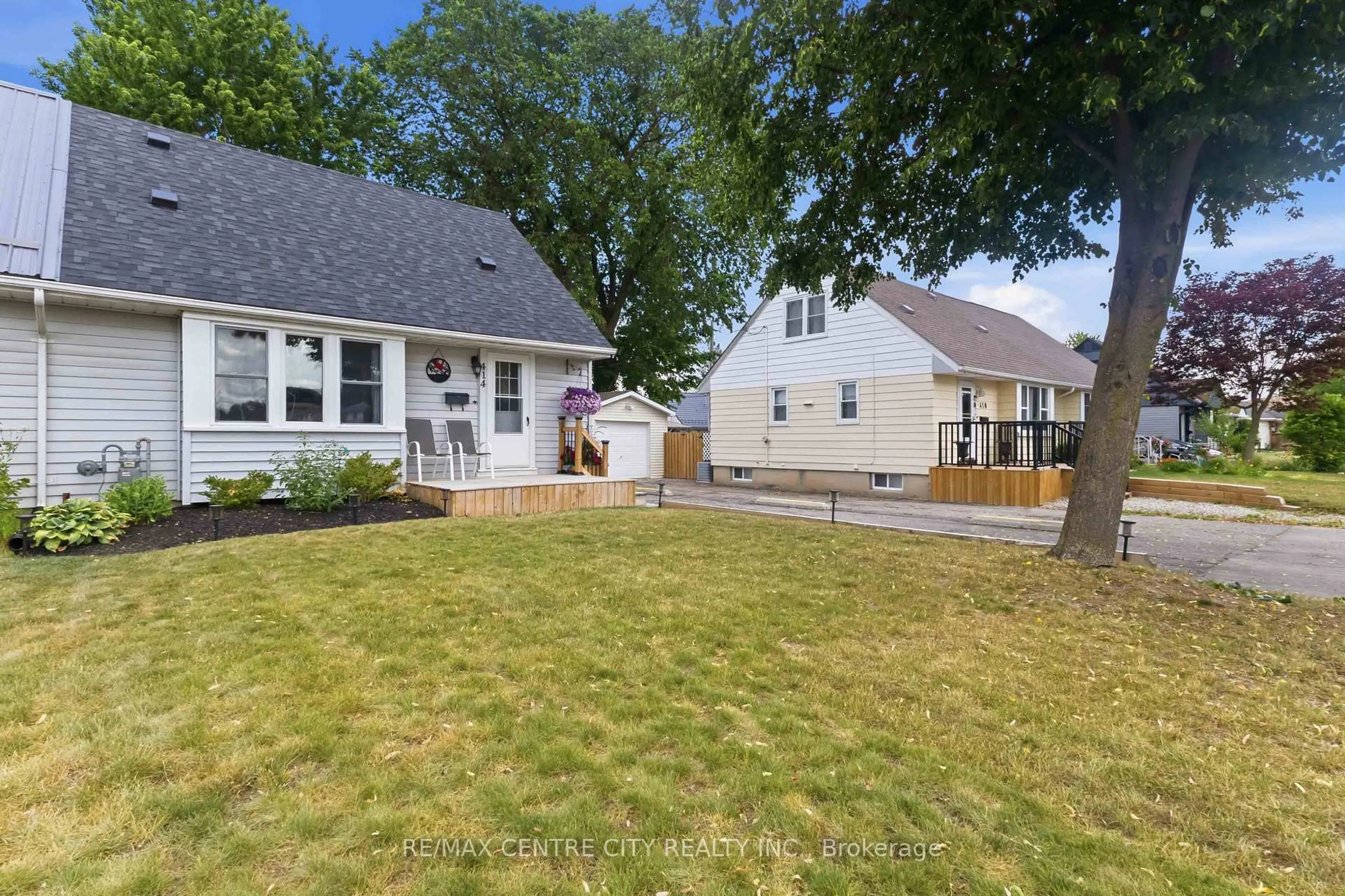 Unknown for 414 Flanders Row, London East Ontario N5Y 1C4