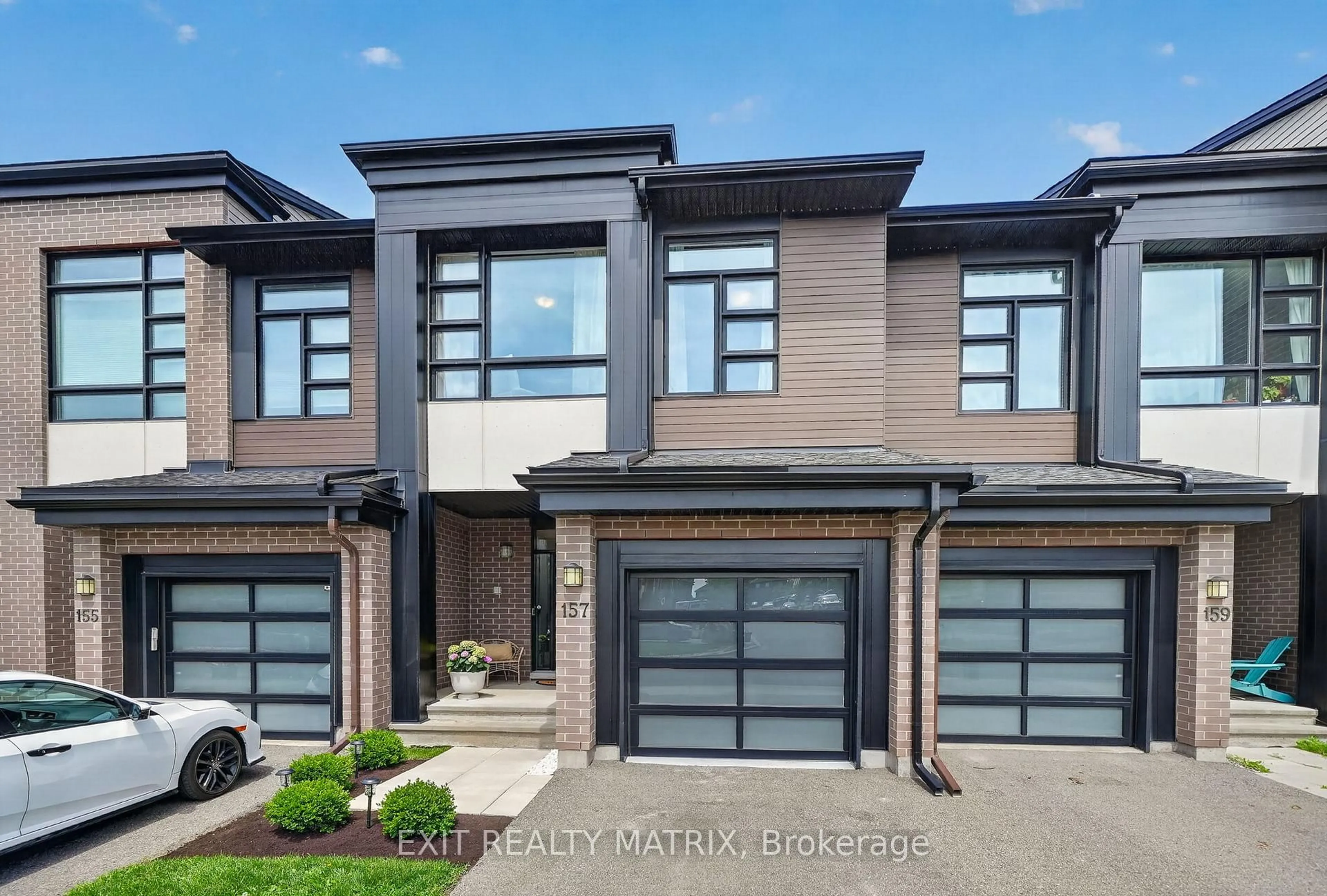 Home with brick exterior material, street for 157 Longworth Ave, Ottawa Ontario K1T 0T2