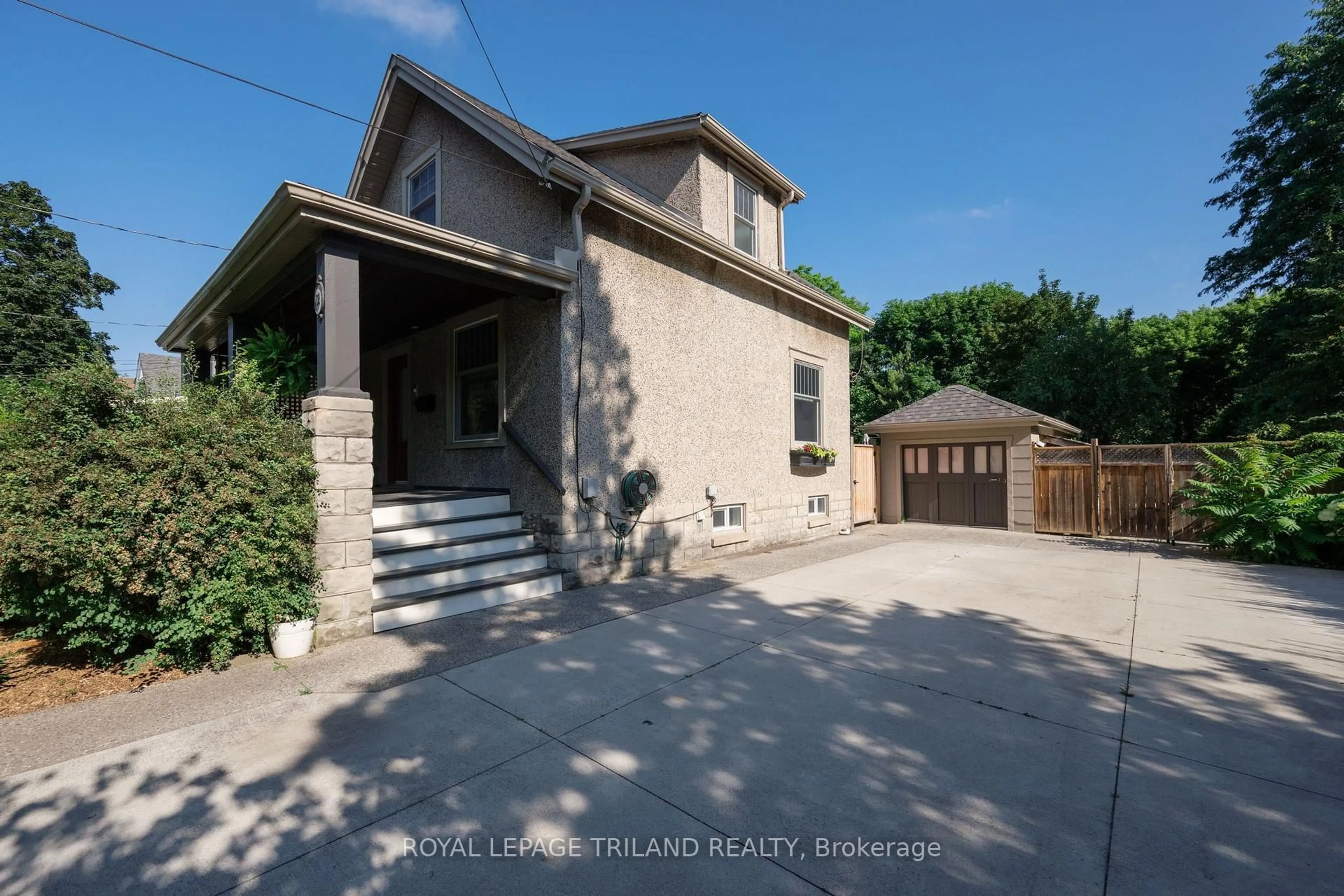 A pic from outside/outdoor area/front of a property/back of a property/a pic from drone, street for 52 Emery St, London South Ontario N6C 2C8