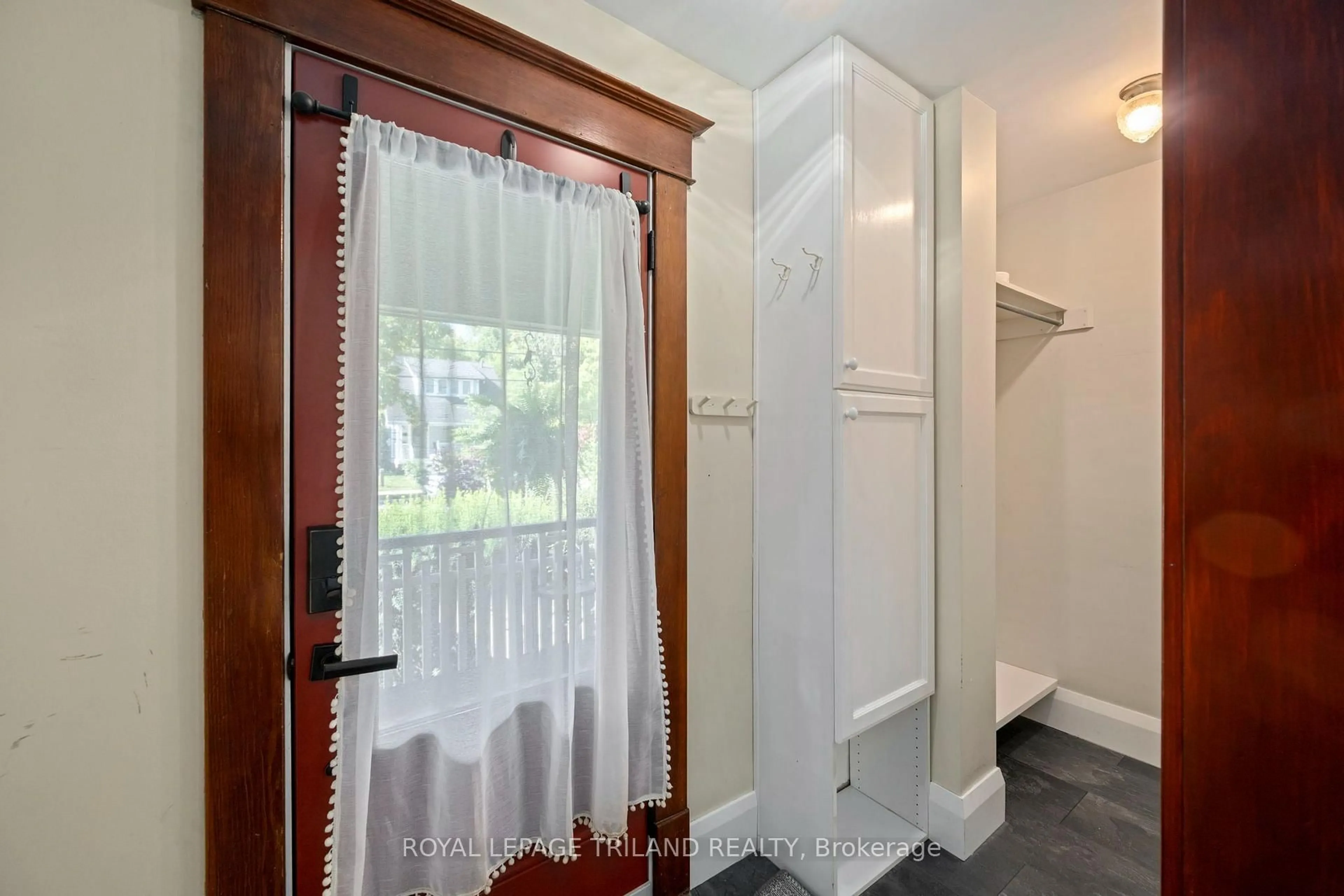 Indoor entryway for 52 Emery St, London South Ontario N6C 2C8