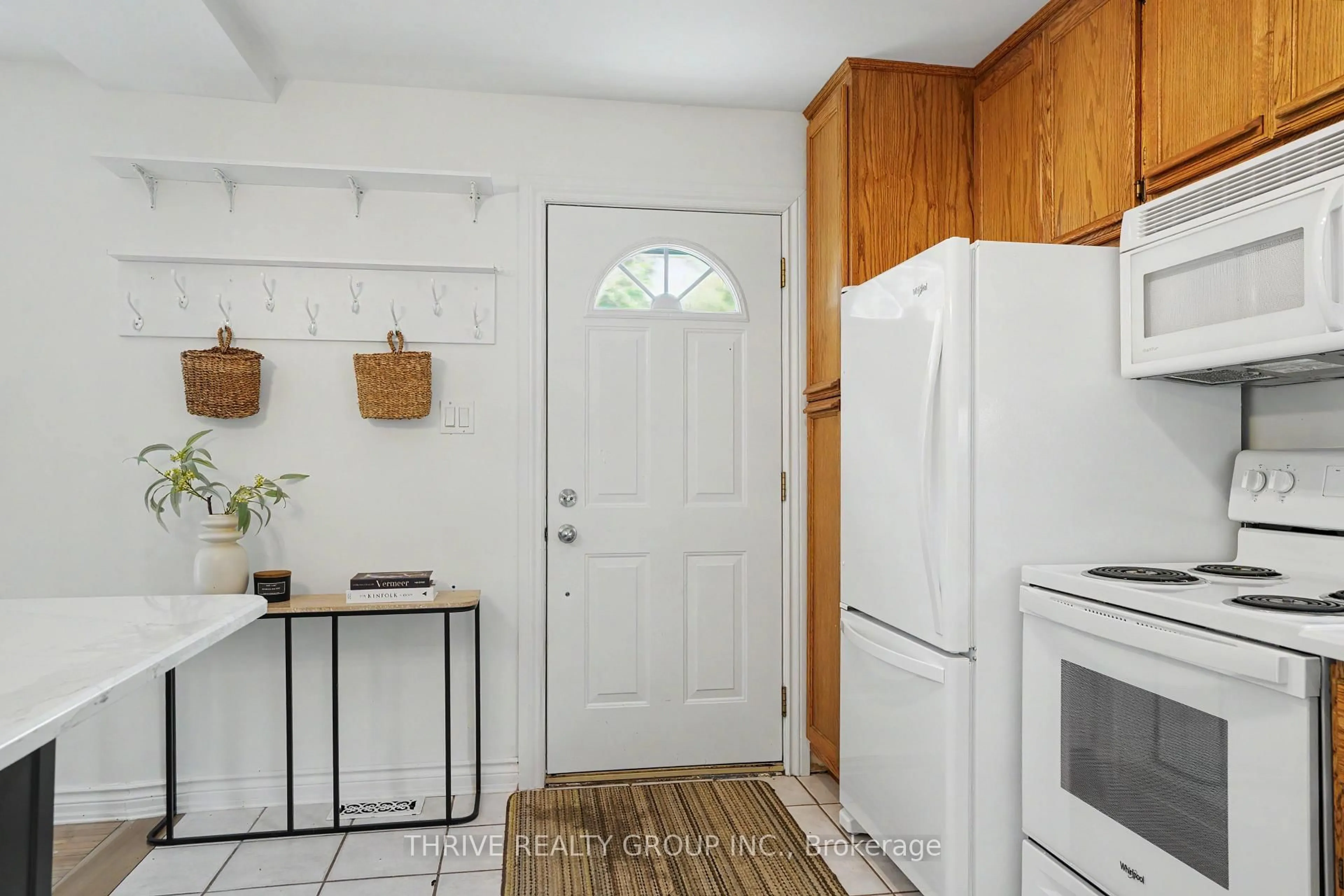 Standard kitchen, ceramic/tile floor for 166 Ashland Ave, London East Ontario N5W 4C9
