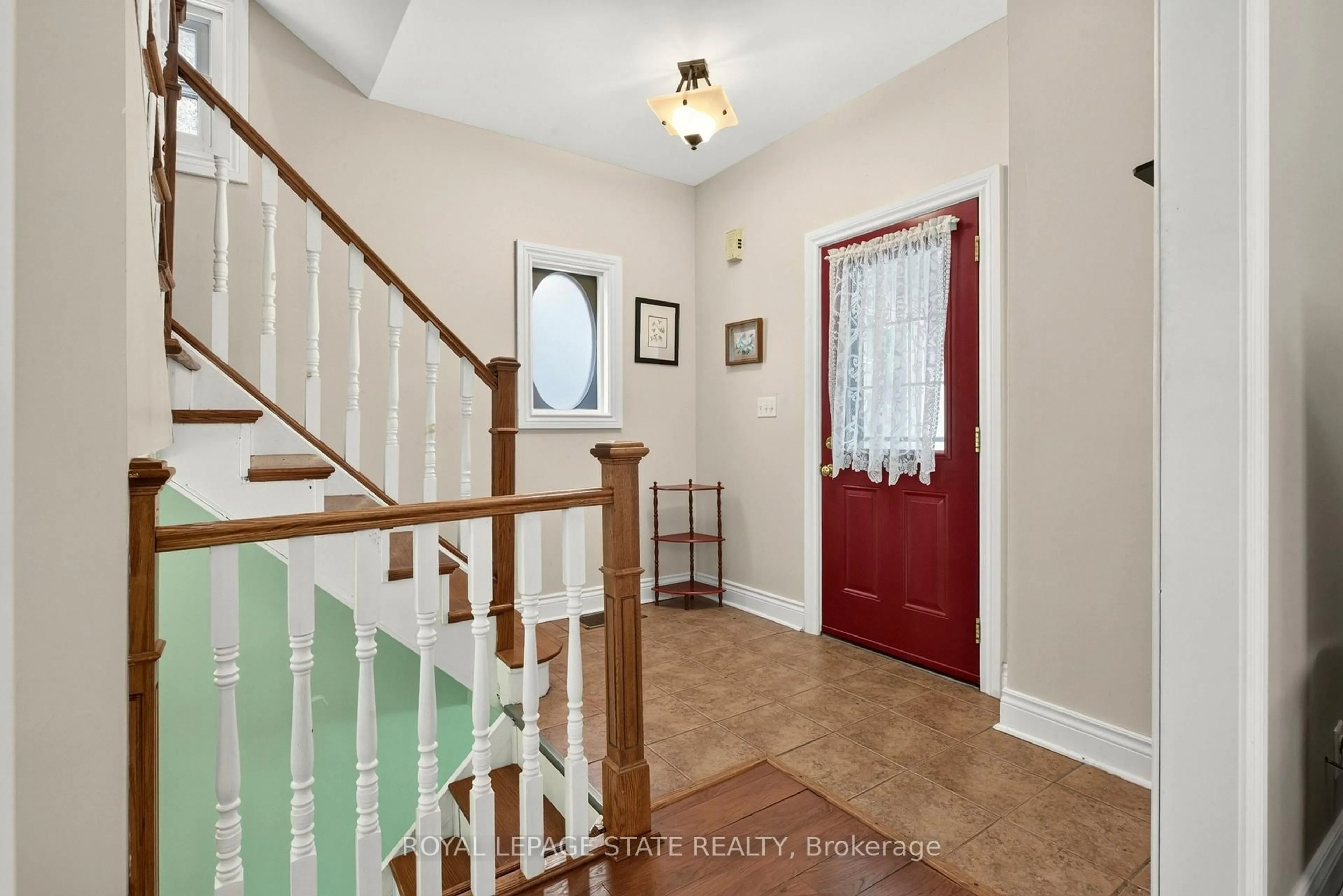Indoor entryway for 47 Witherspoon St, Hamilton Ontario L9H 2C4