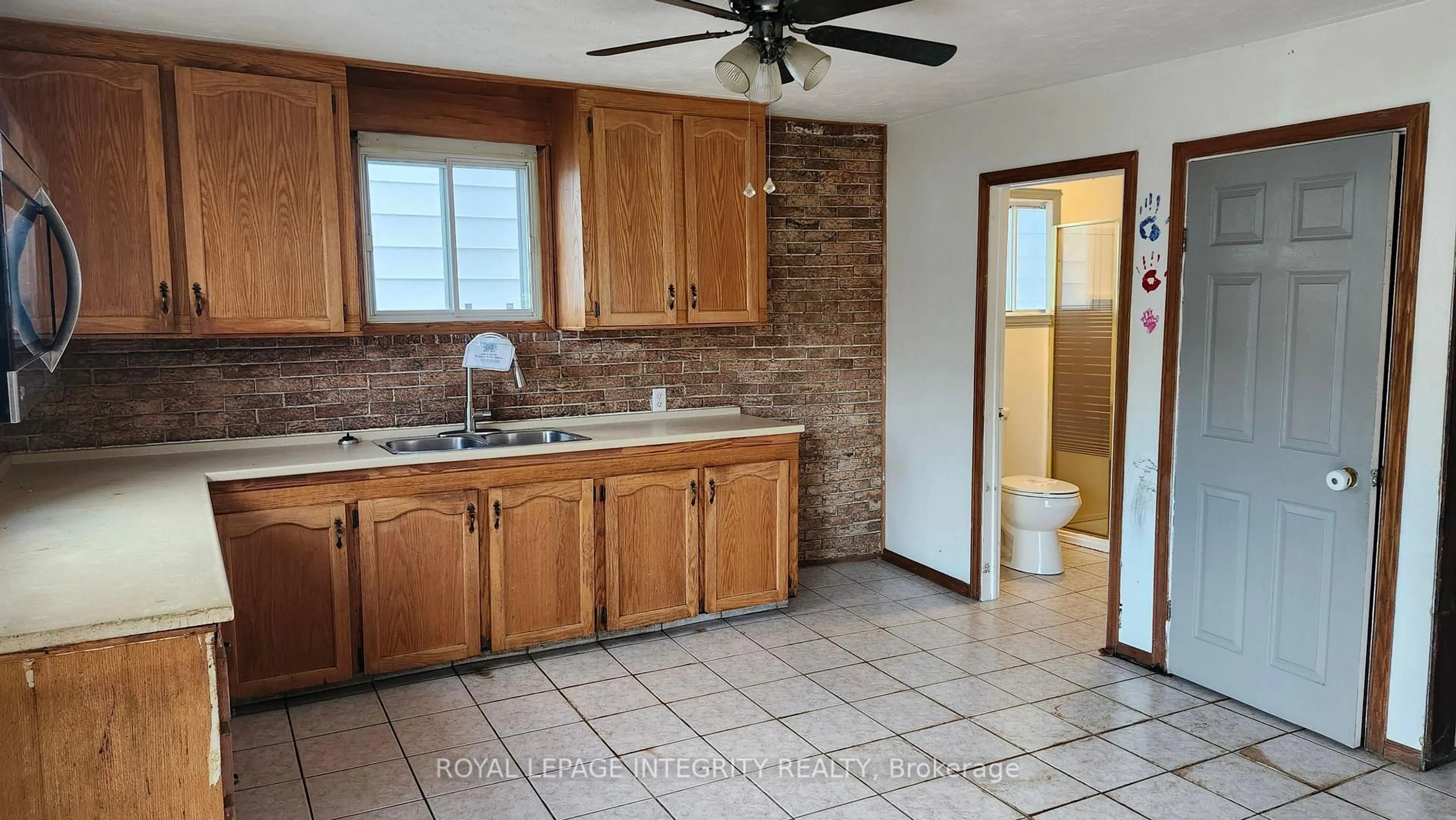 Standard kitchen, ceramic/tile floor for 360 9th St, Cornwall Ontario K6J 3A7