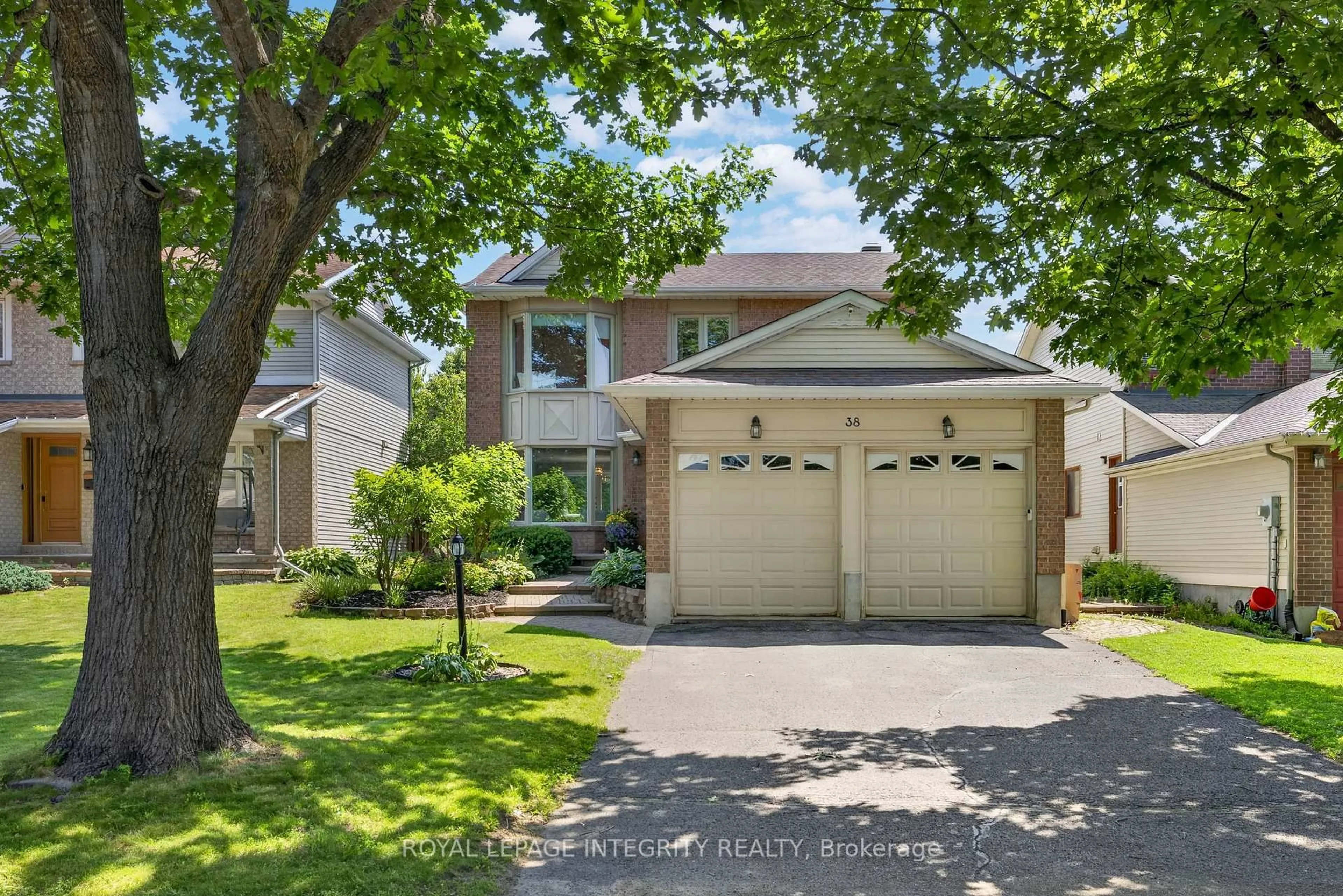 Unknown for 38 Pebble Creek Cres, Kanata Ontario K2M 2L4