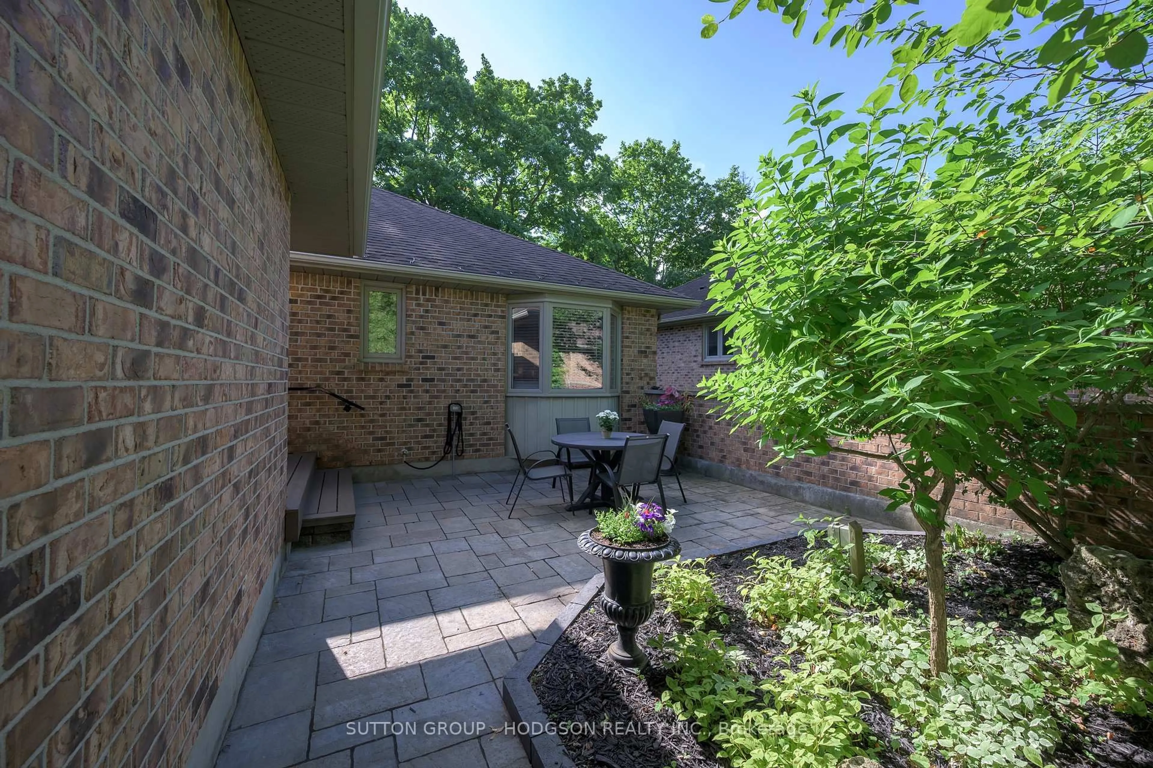 Patio, street for 1443 Commissioners Rd #5, London South Ontario N6K 1E2