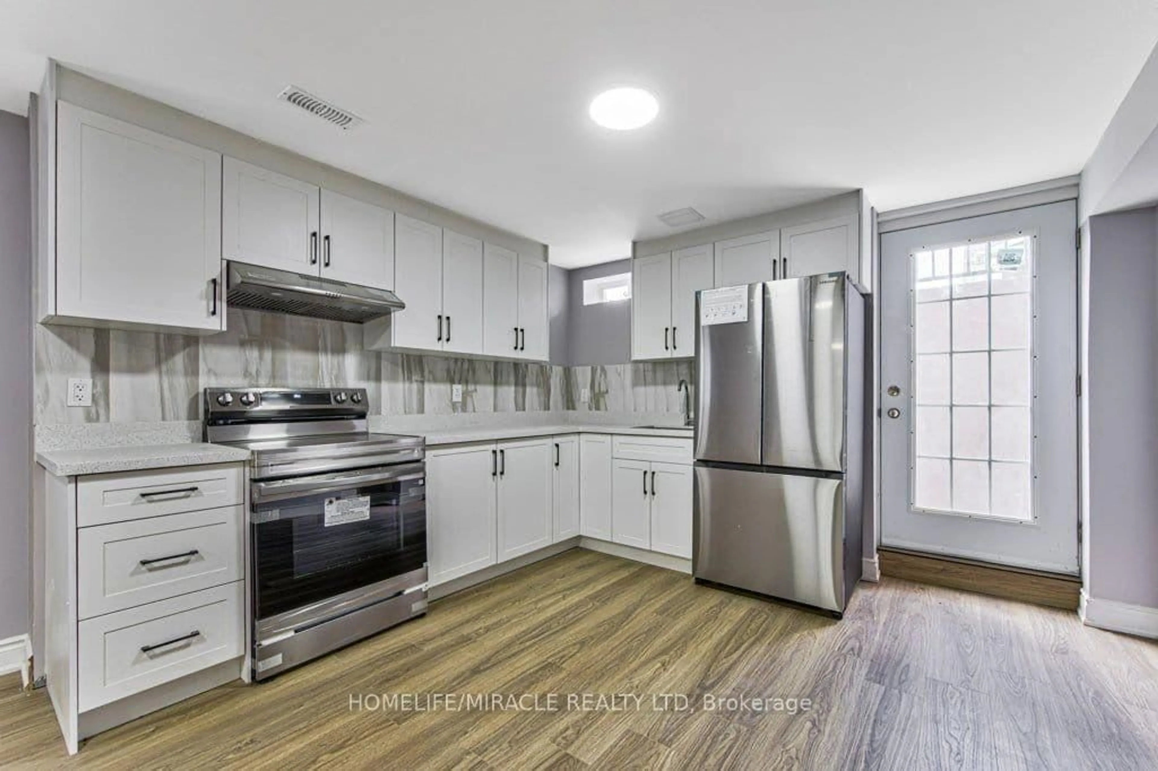 Open concept kitchen, unknown for 71 Pointer St, Cambridge Ontario N3E 1A1