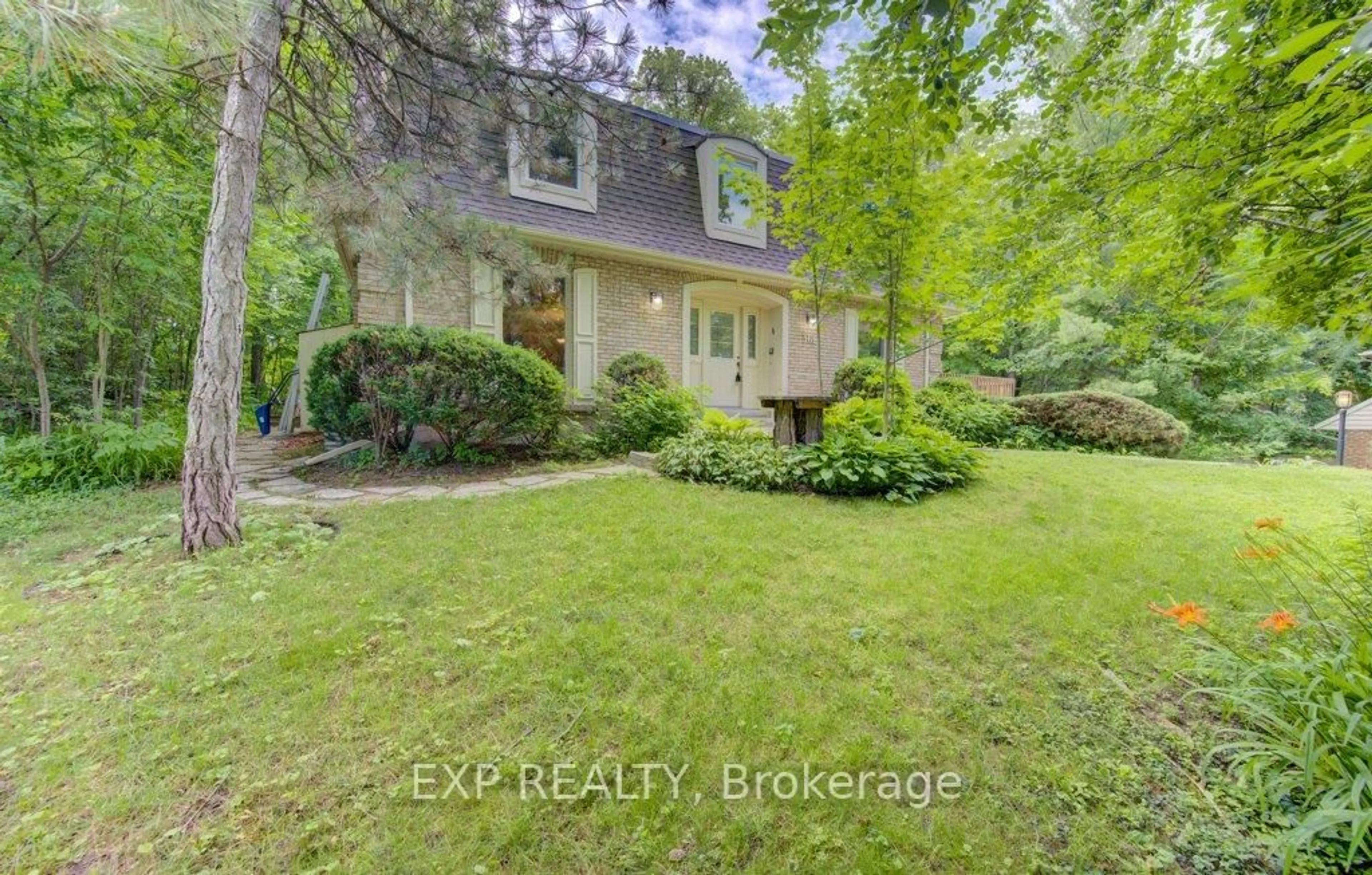A pic from outside/outdoor area/front of a property/back of a property/a pic from drone, street for 318 Shakespeare Pl, Waterloo Ontario N2L 2V2