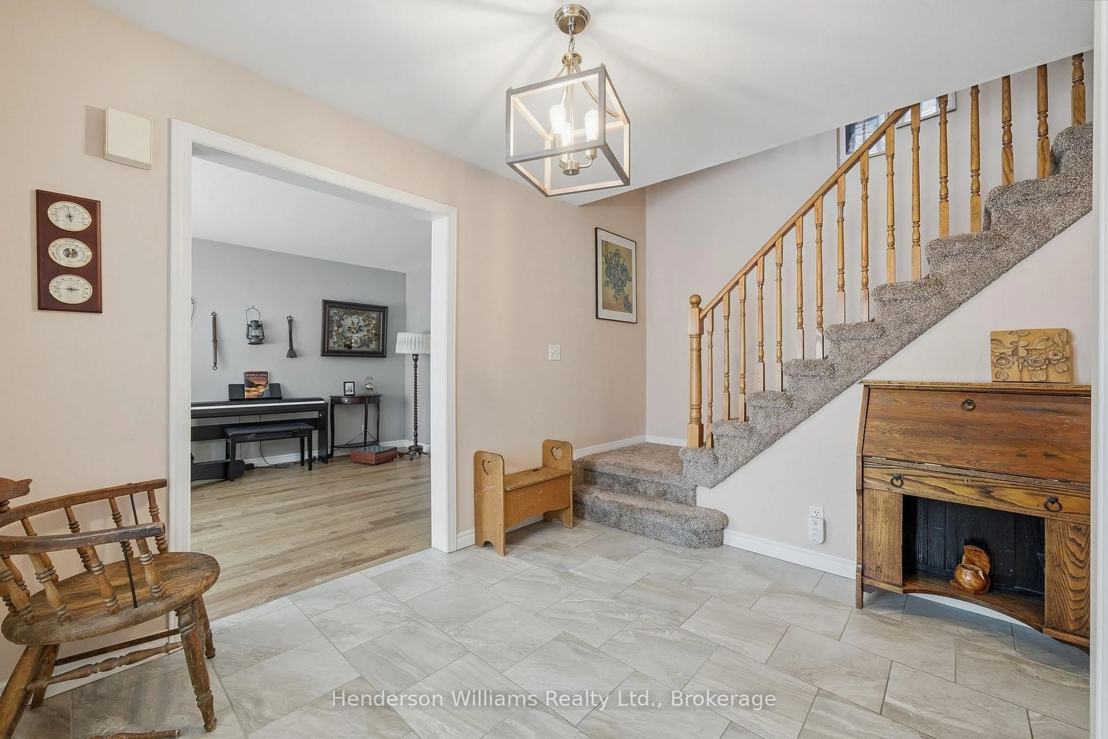 Indoor entryway for 42 Forchuk Cres, Quinte West Ontario K8V 6N2
