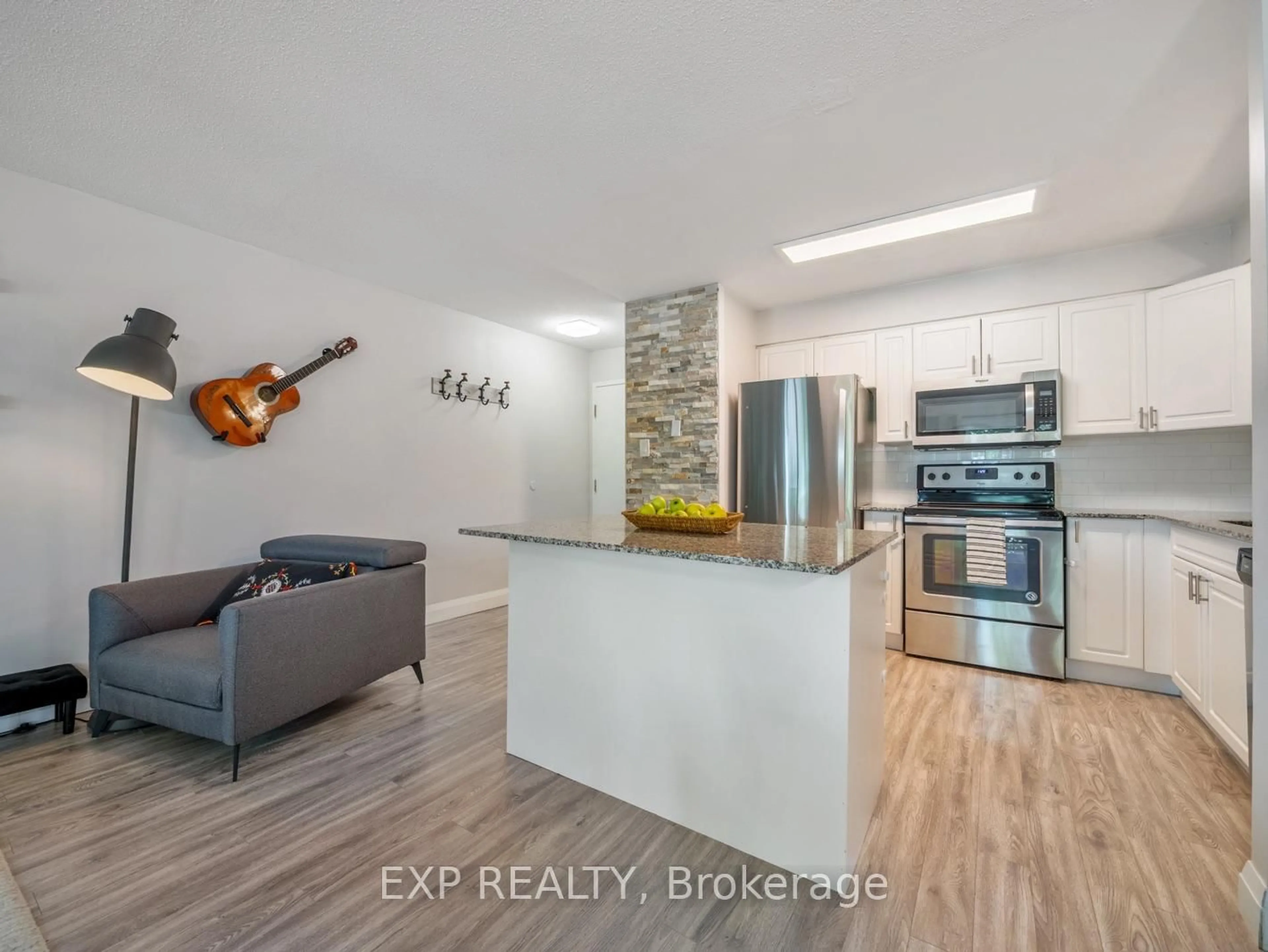 Open concept kitchen, unknown for 276 Eiwo Crt #301, Waterloo Ontario N2K 3M6