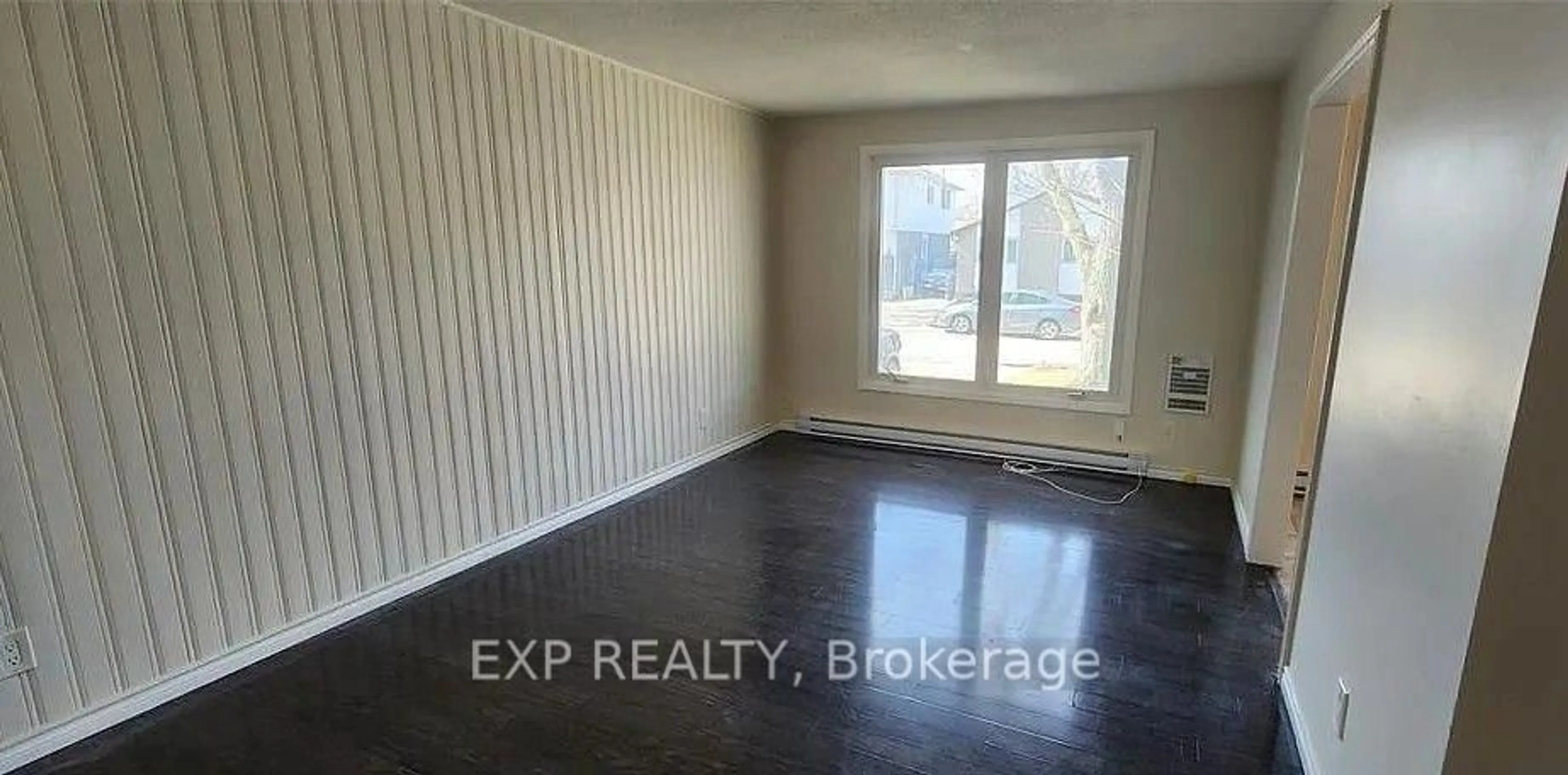 A pic of a room for 1324 Copperfield Pl, Out of Area Ontario N8S 4G9