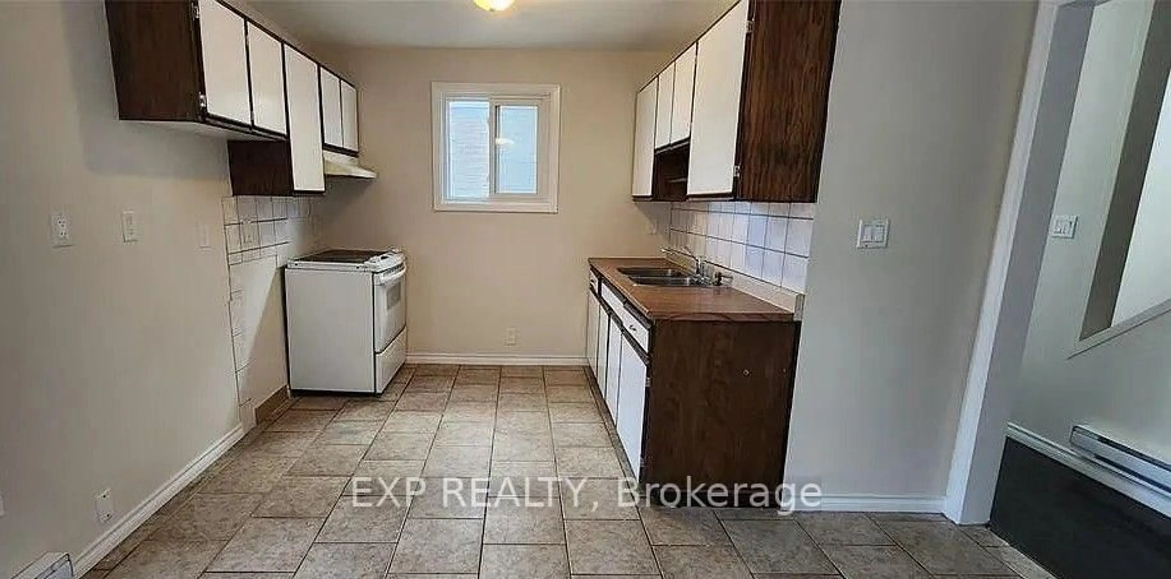 Standard kitchen, ceramic/tile floor for 1324 Copperfield Pl, Out of Area Ontario N8S 4G9