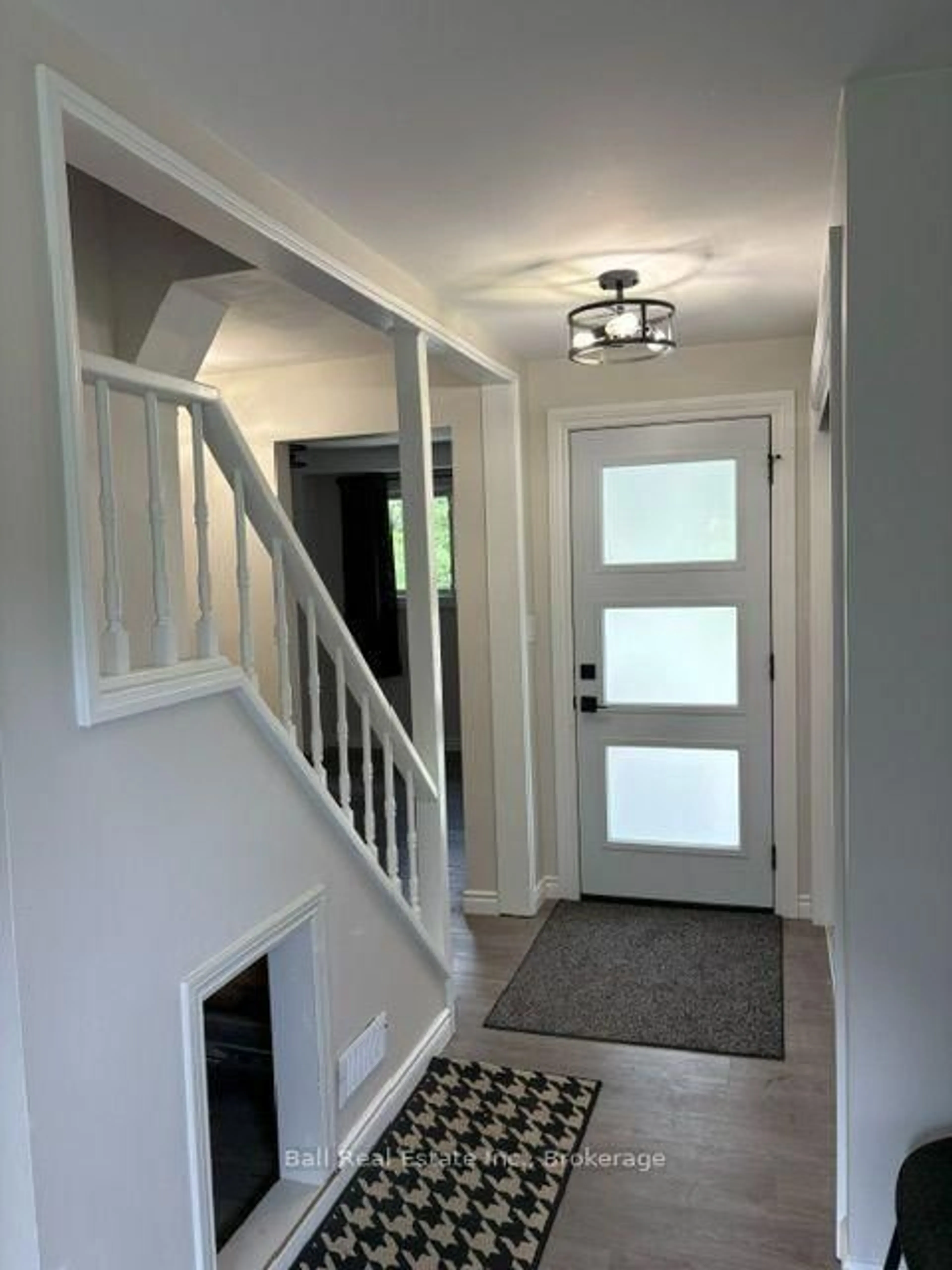 Indoor entryway for 2988 County Rd 44, Havelock-Belmont-Methuen Ontario K0L 1Z0