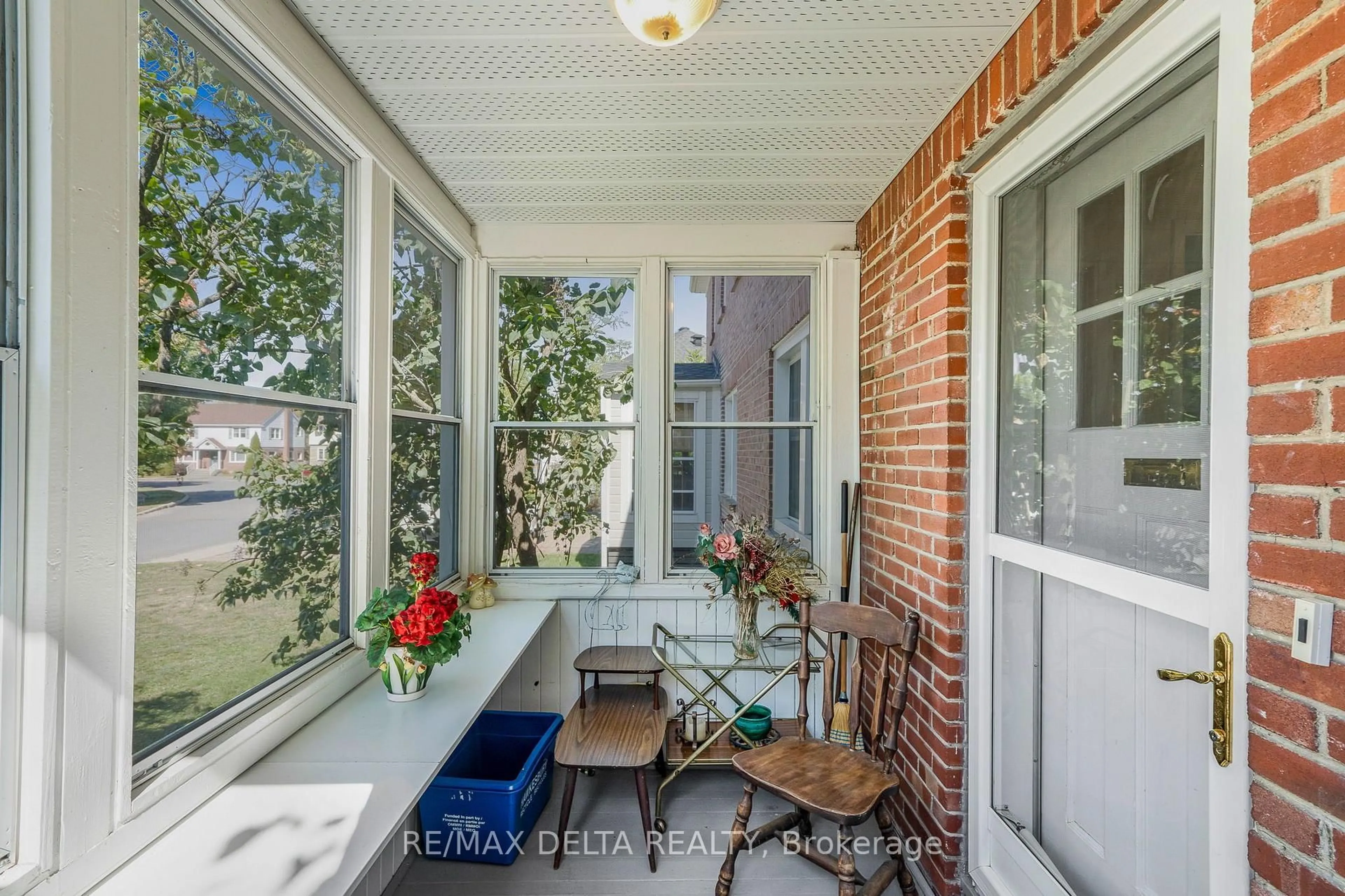 Patio, street for 487 Allan St, Hawkesbury Ontario K6A 2M3