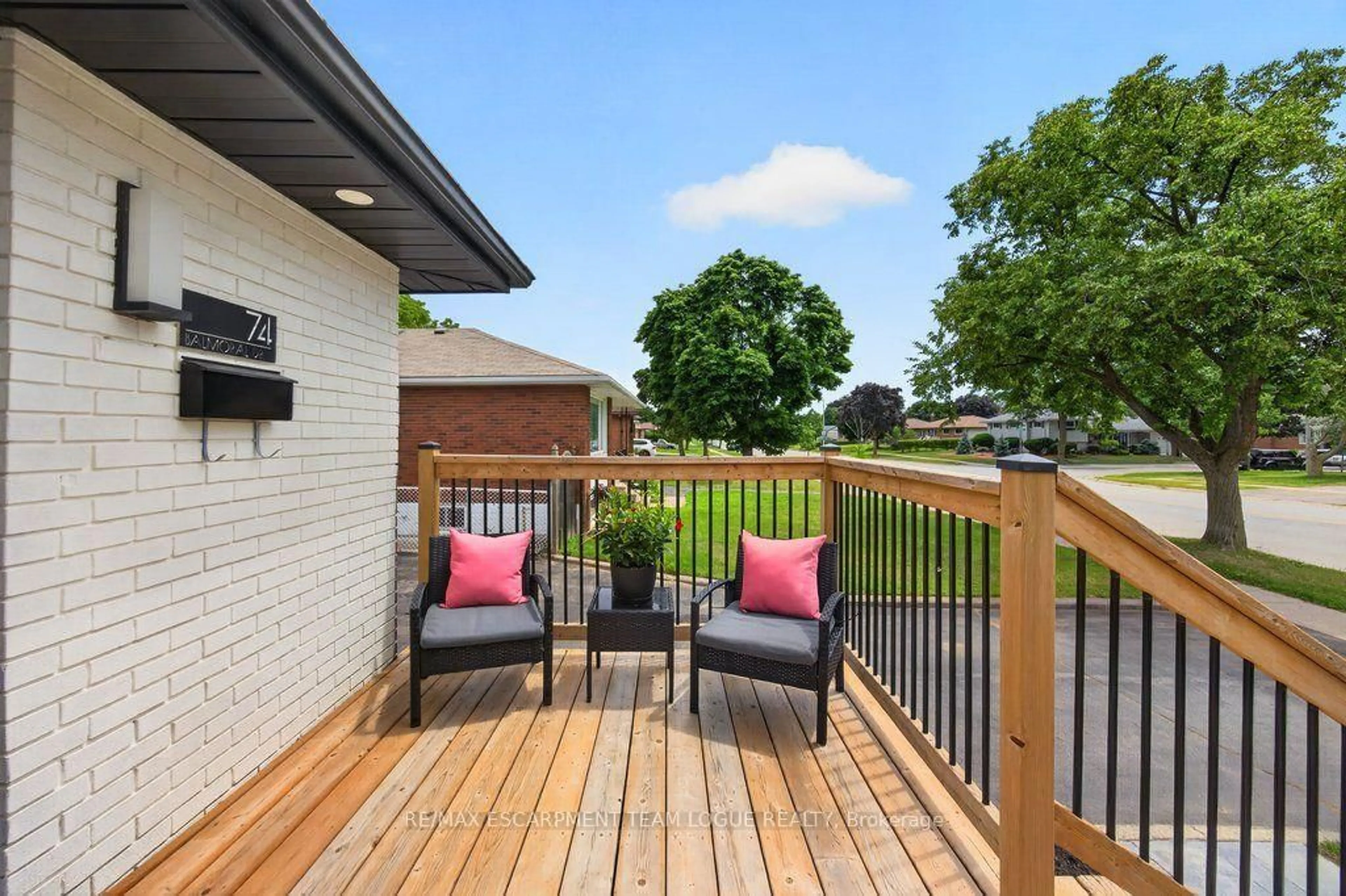 Patio, unknown for 74 Balmoral Dr, Brantford Ontario N3R 5B9