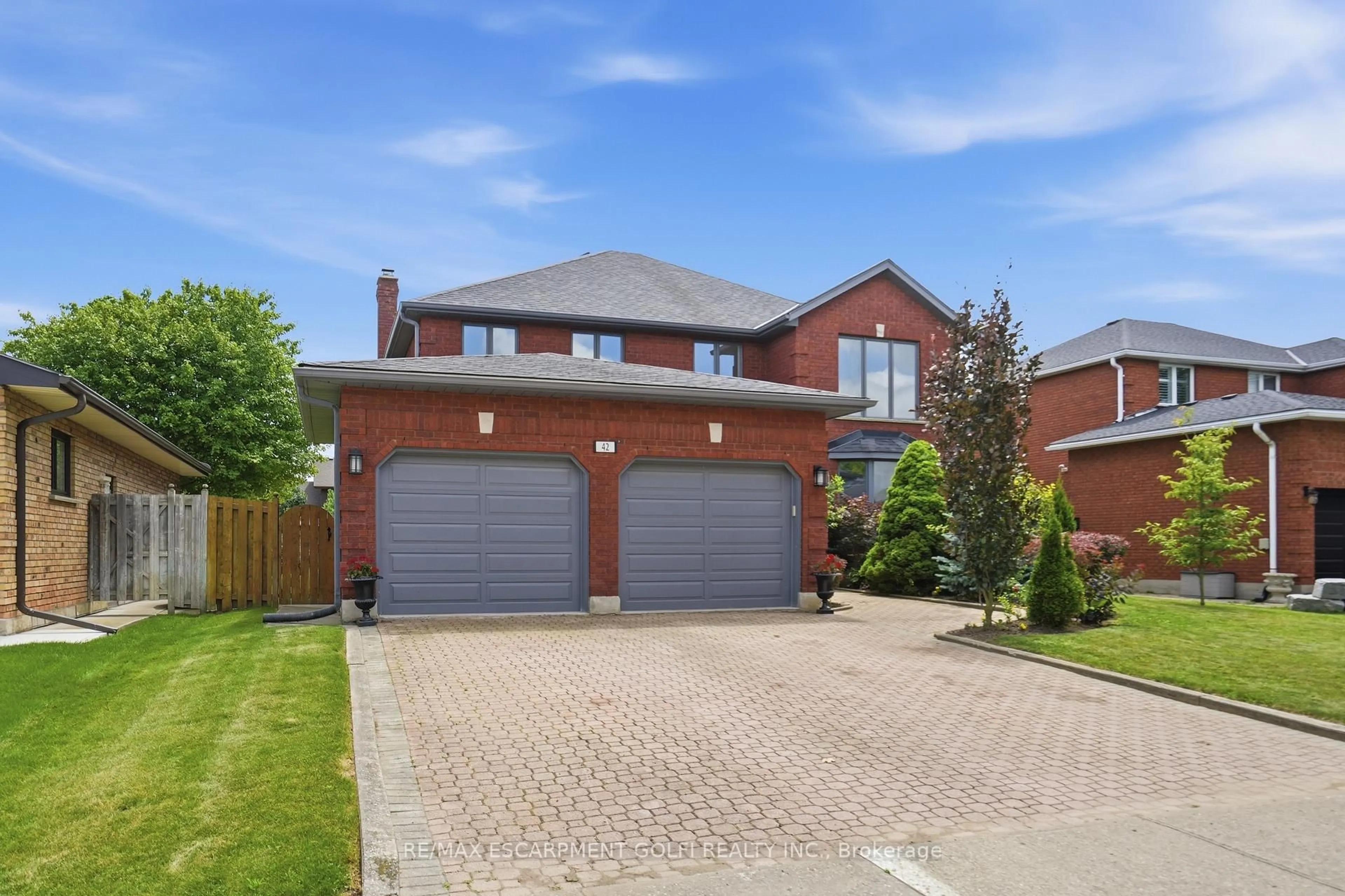 Home with brick exterior material, street for 42 Fox Ru, Brantford Ontario N3R 7R7