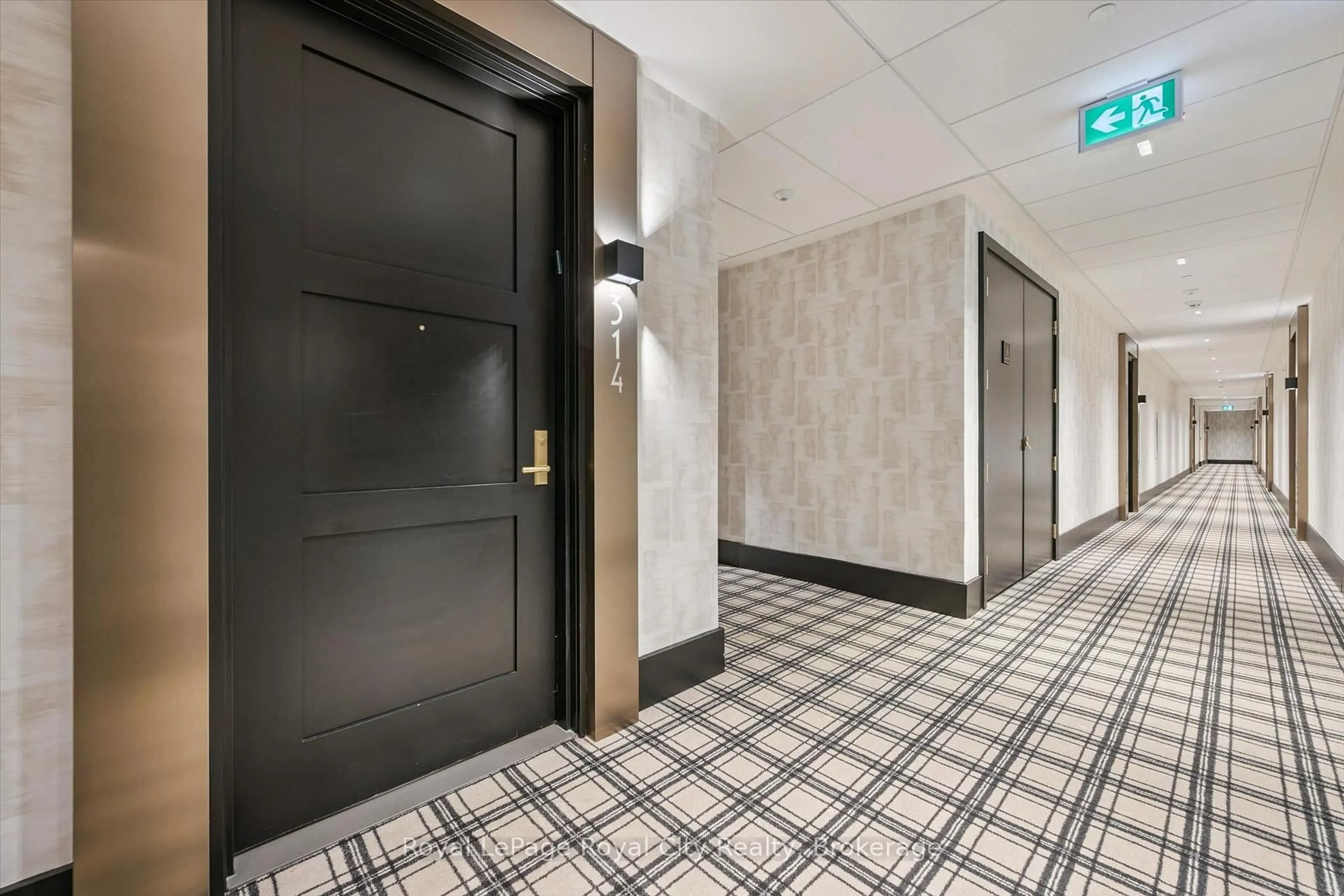Indoor foyer for 6523 Wellington Road 7 Rd #314, Centre Wellington Ontario N0B 1S0