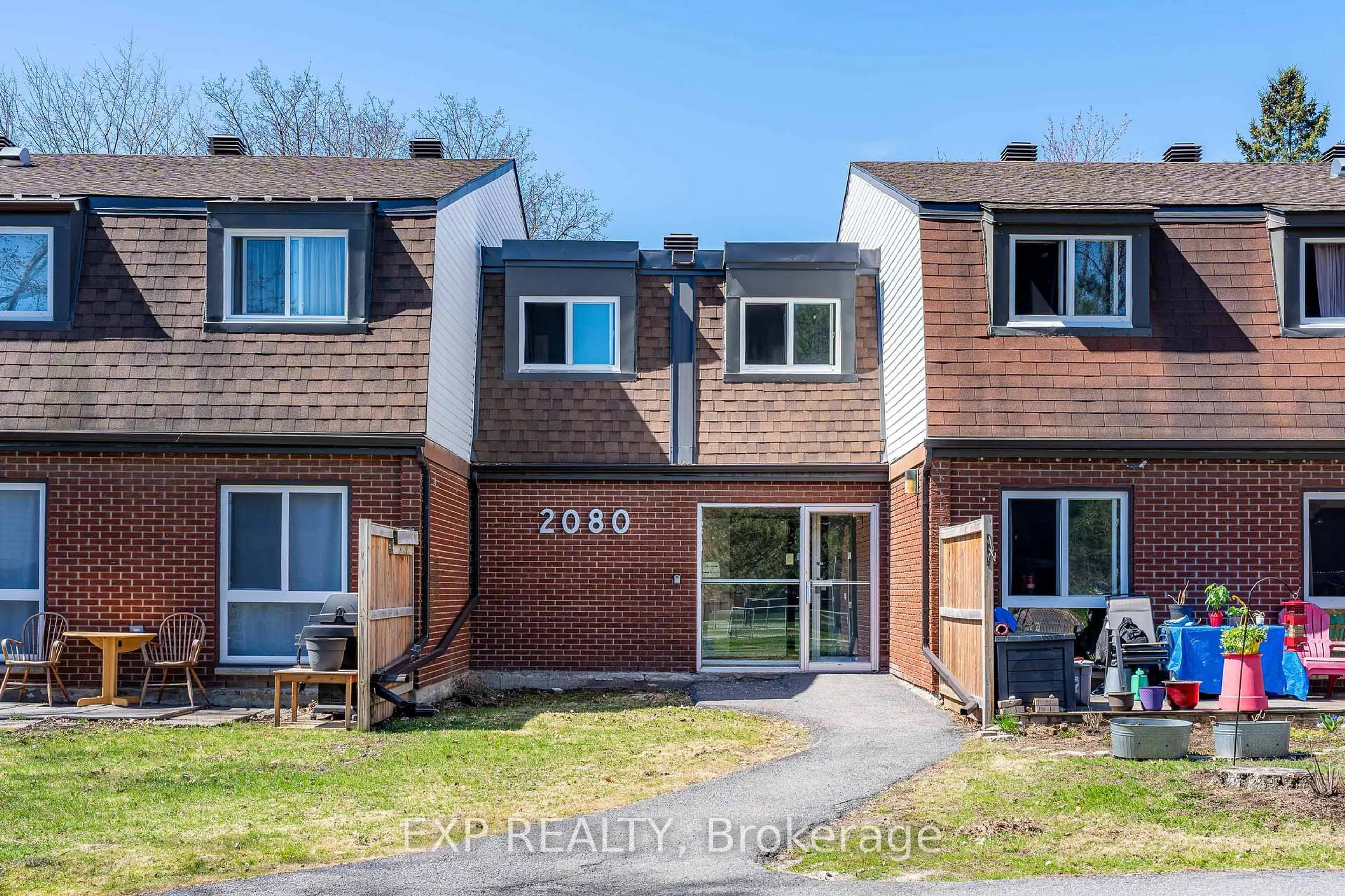 A pic from outside/outdoor area/front of a property/back of a property/a pic from drone, street for 2080 Ogilvie Rd #11K, Ottawa Ontario K1J 7N8