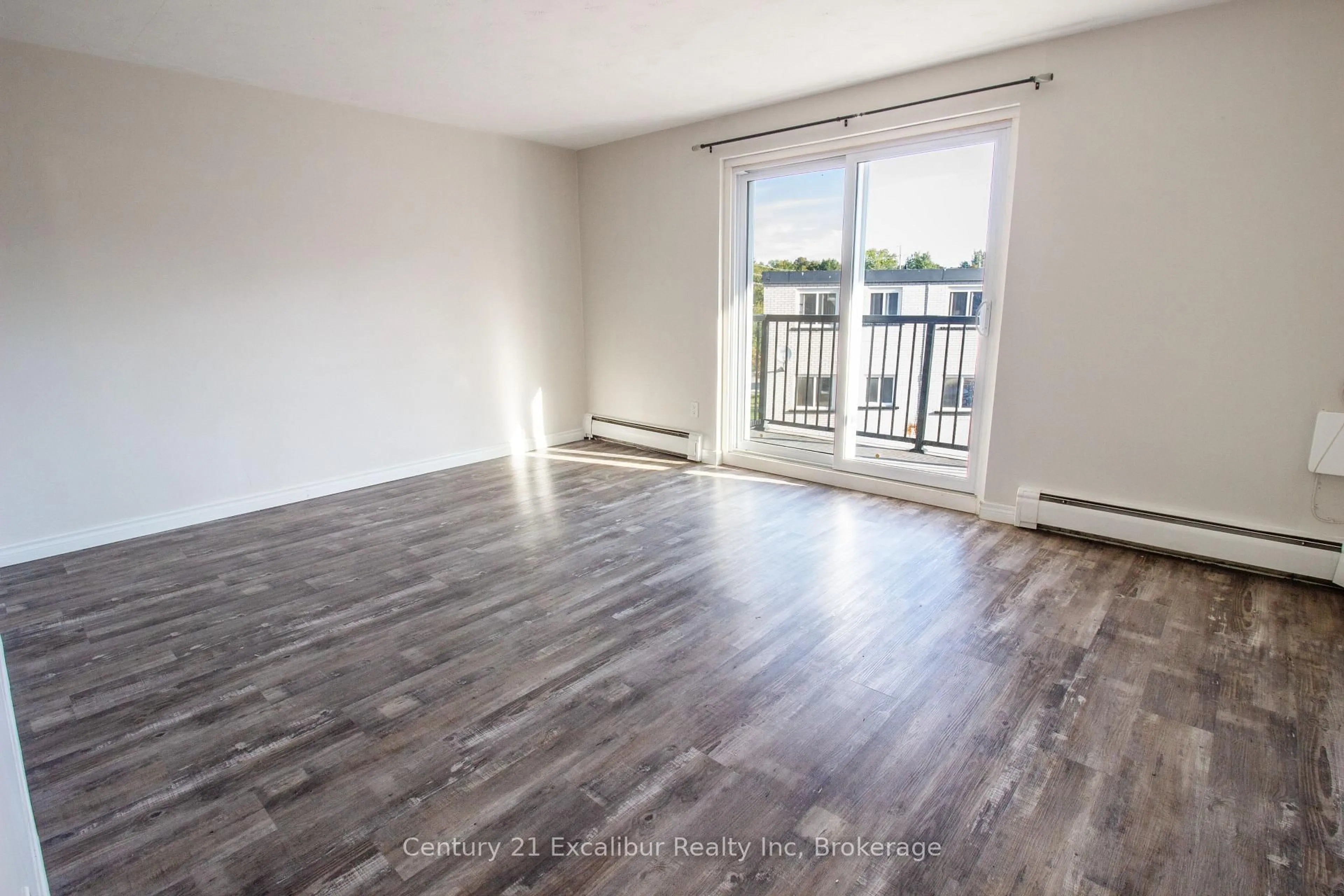 A pic of a room for 320 Queen St #16, Centre Wellington Ontario N1M 1T4