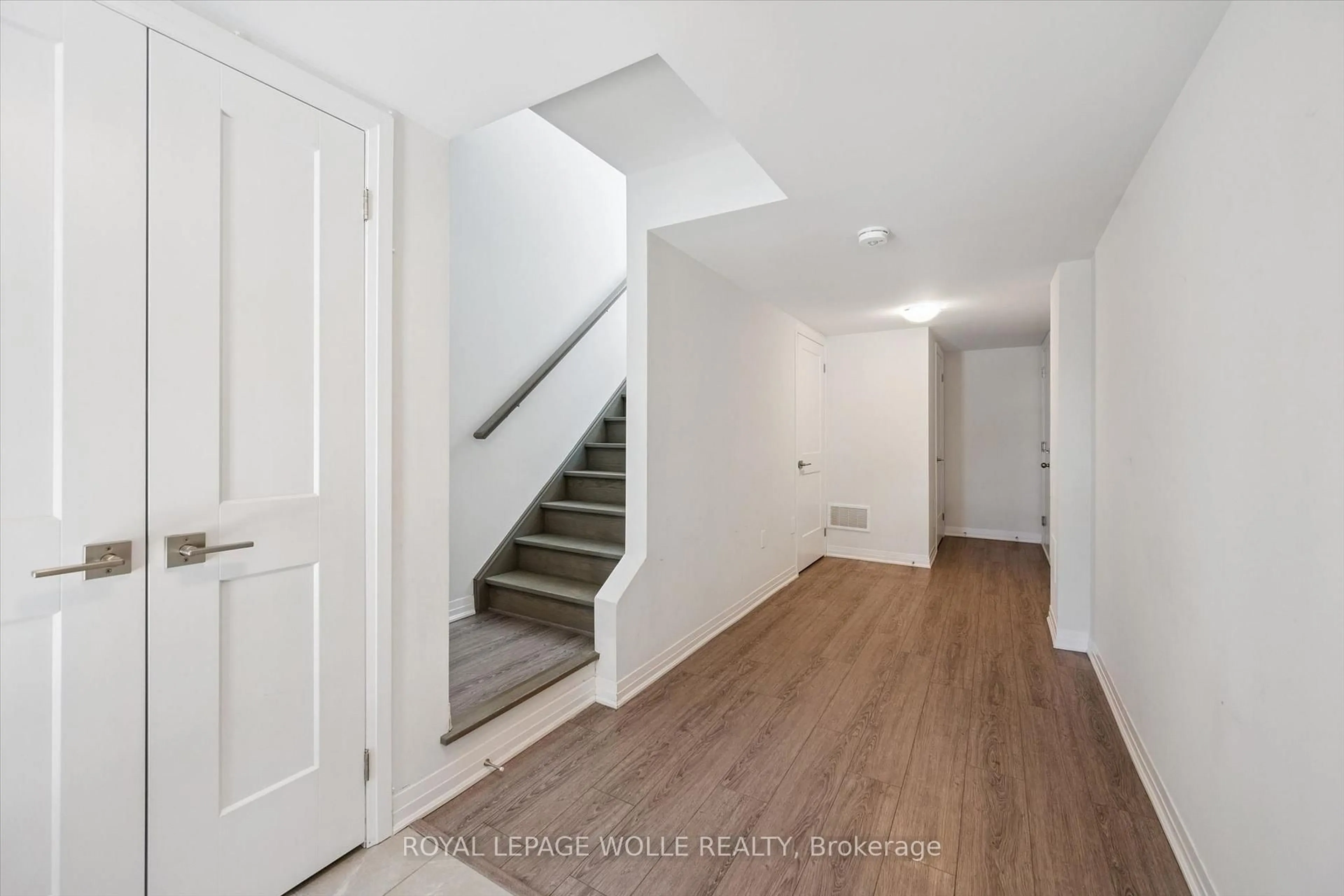 Unknown for 51 Sparrow Ave #37, Cambridge Ontario N1T 0E5