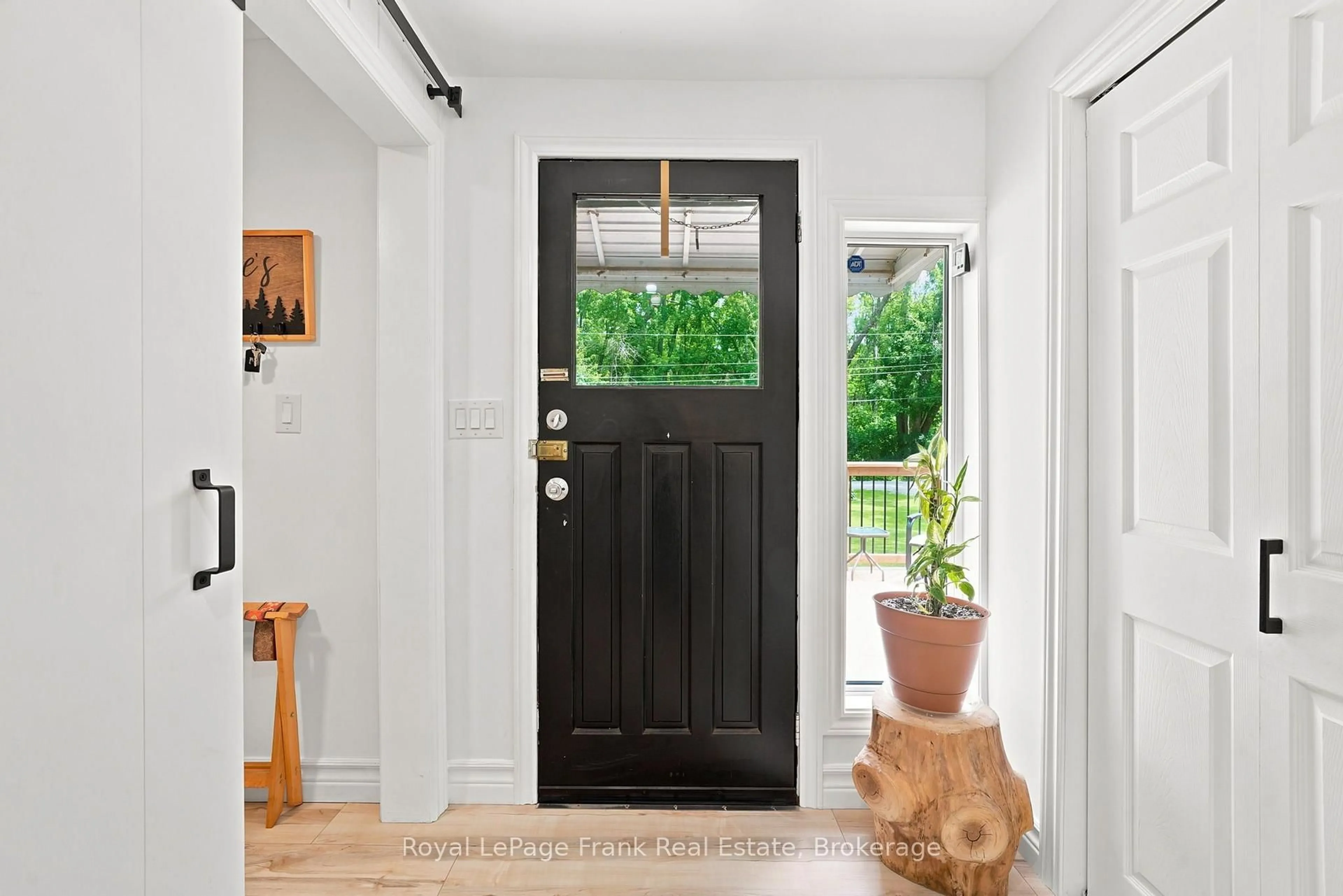 Indoor entryway for 119 Fell Station Dr, Kawartha Lakes Ontario K0M 1N0