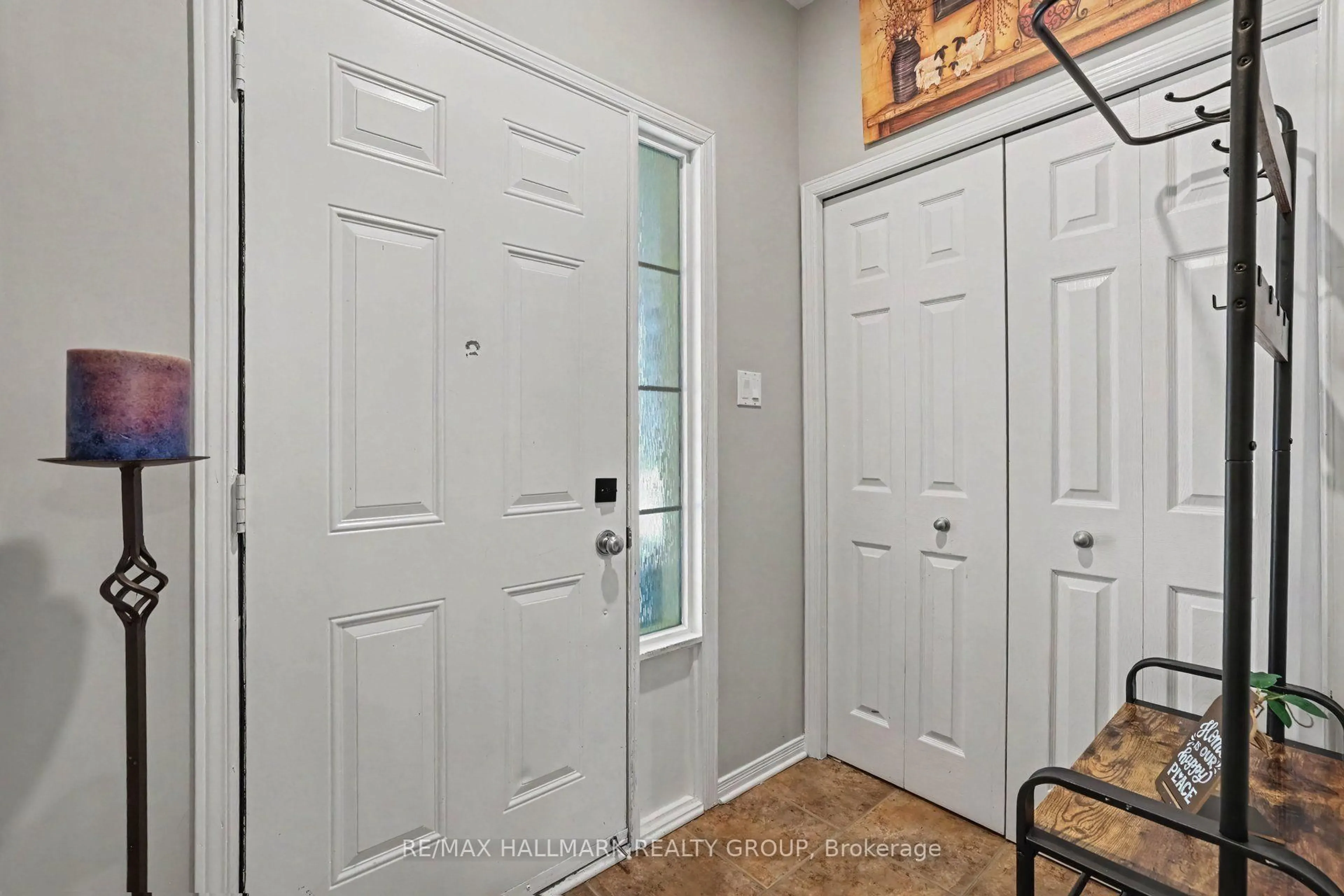 Indoor entryway for 170 Prem Circ, Ottawa Ontario K2J 0C4