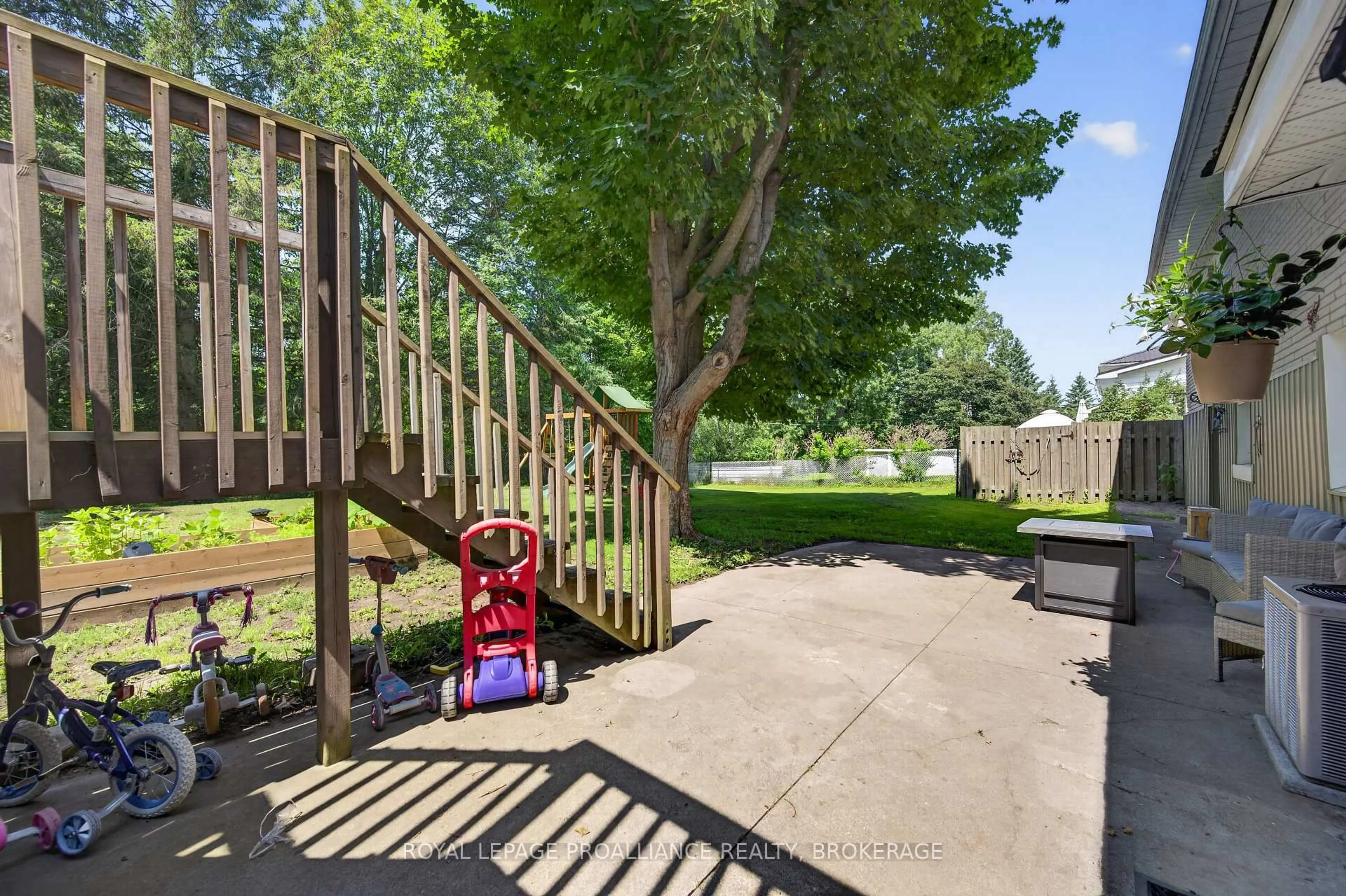 Patio, street for 112 County Road 8, Greater Napanee Ontario K7R 3C7