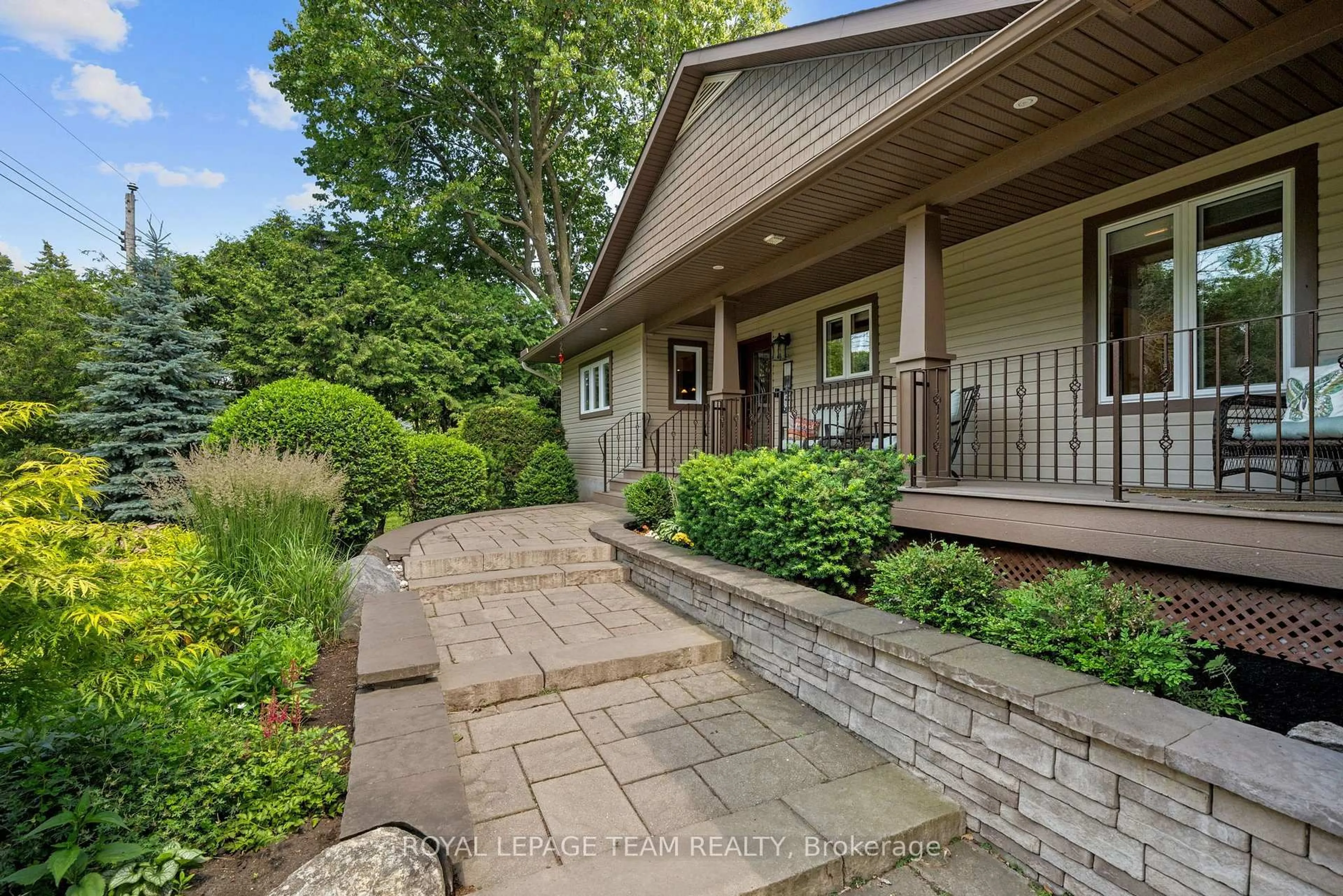 Patio, street for 22 Honey Gables Dr, Ottawa Ontario K1V 1H5