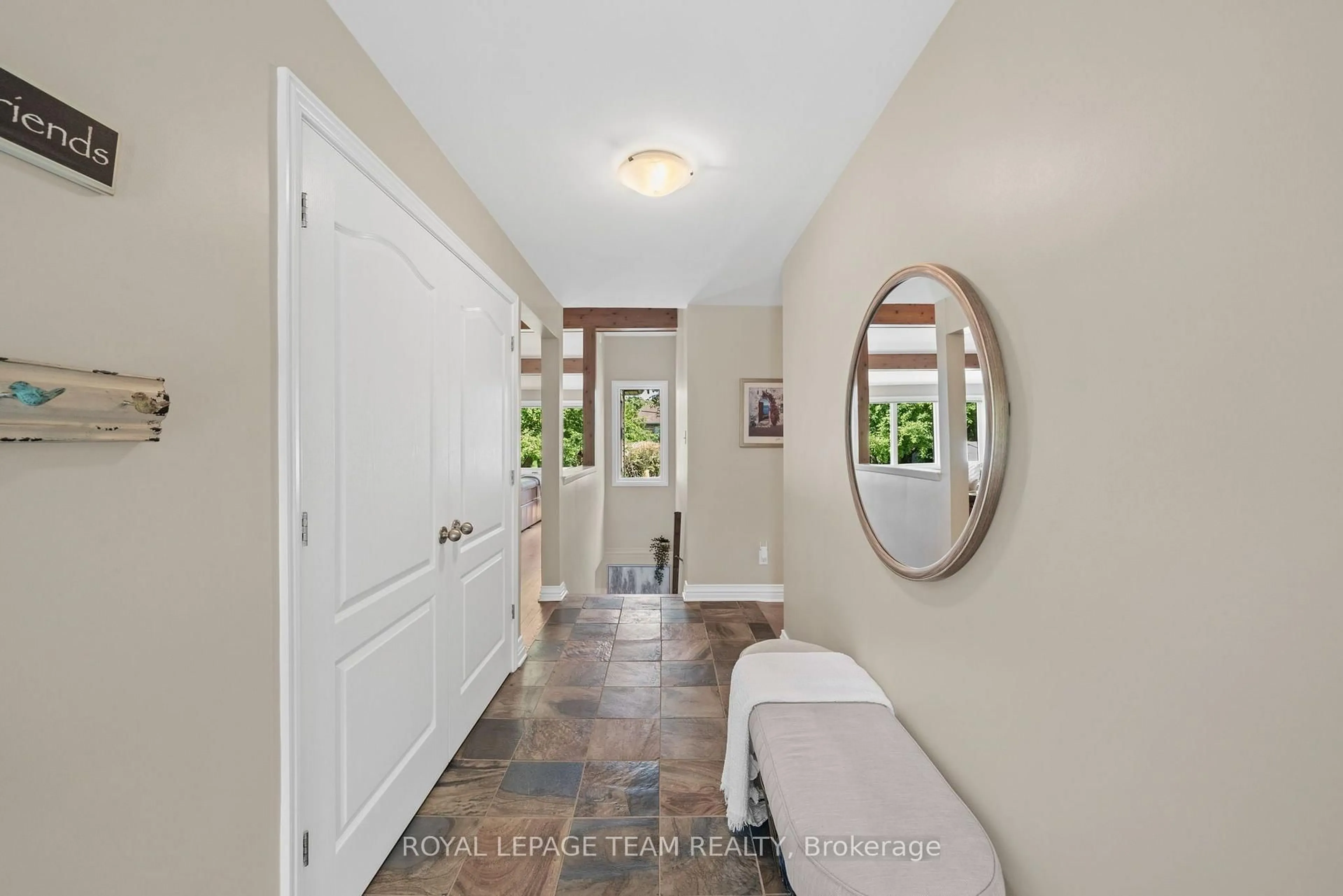 Indoor entryway for 22 Honey Gables Dr, Ottawa Ontario K1V 1H5