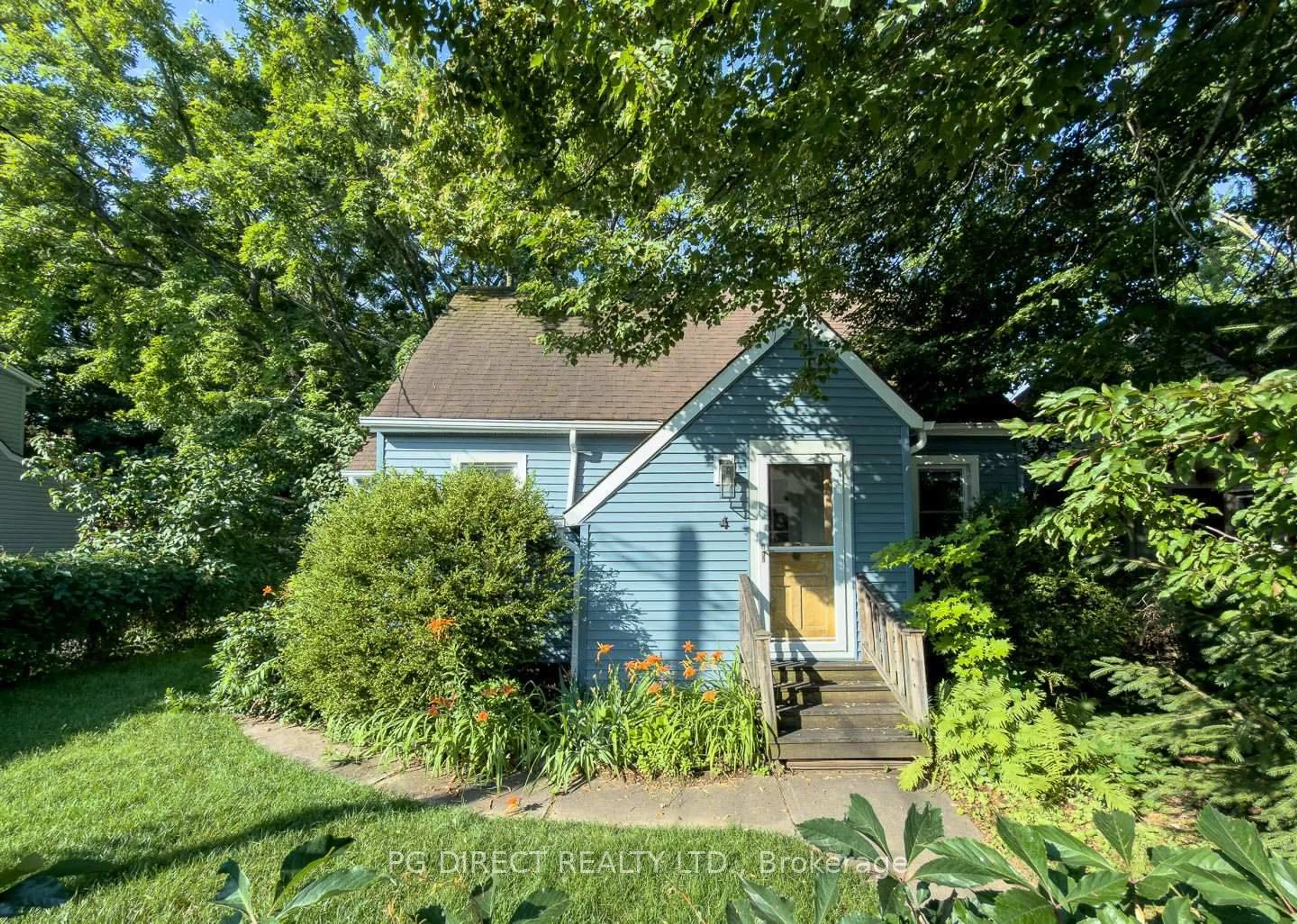 A pic from outside/outdoor area/front of a property/back of a property/a pic from drone, street for 4 Chapel St, Prince Edward County Ontario K0K 2T0