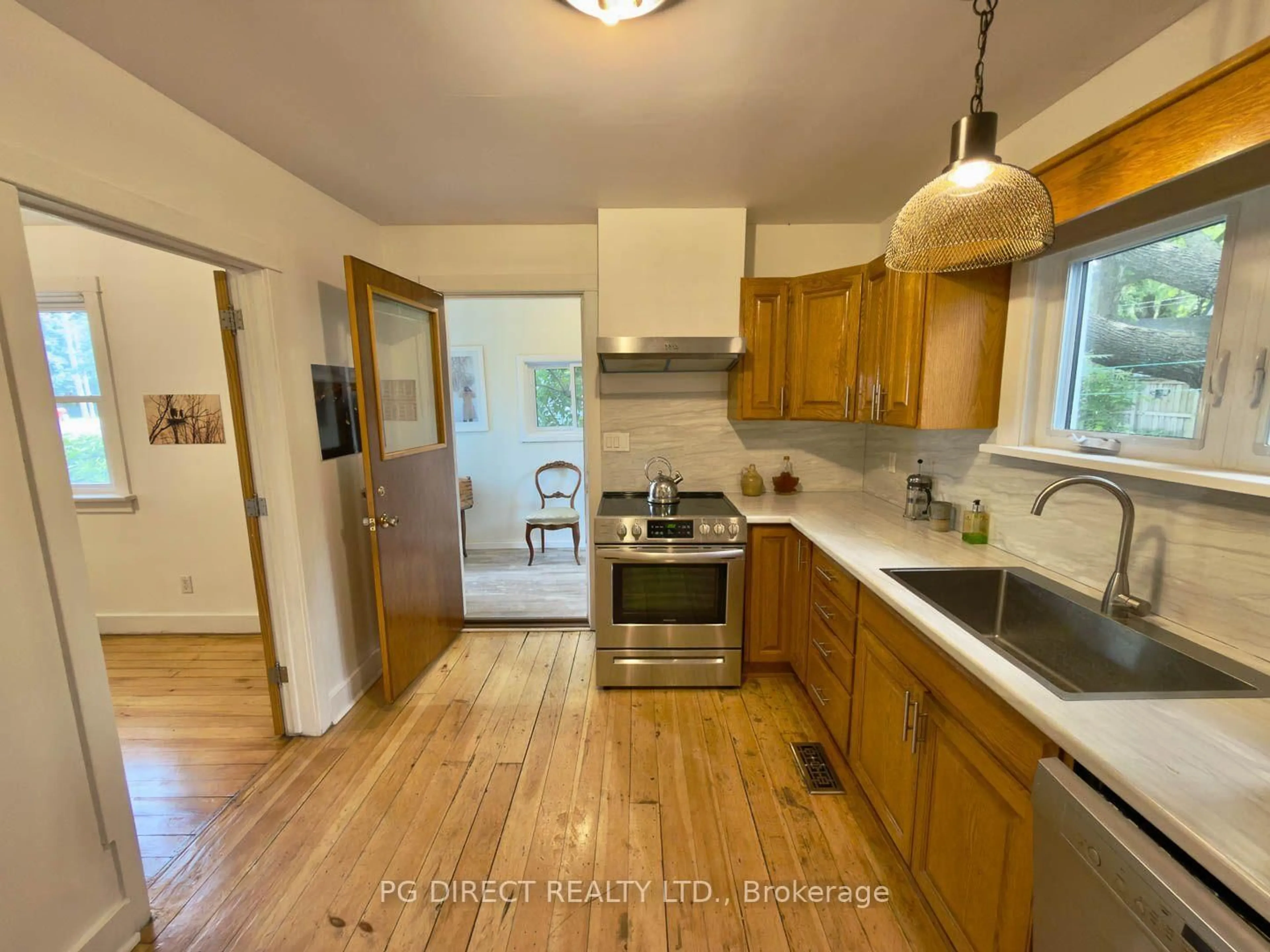 Standard kitchen, unknown for 4 Chapel St, Prince Edward County Ontario K0K 2T0