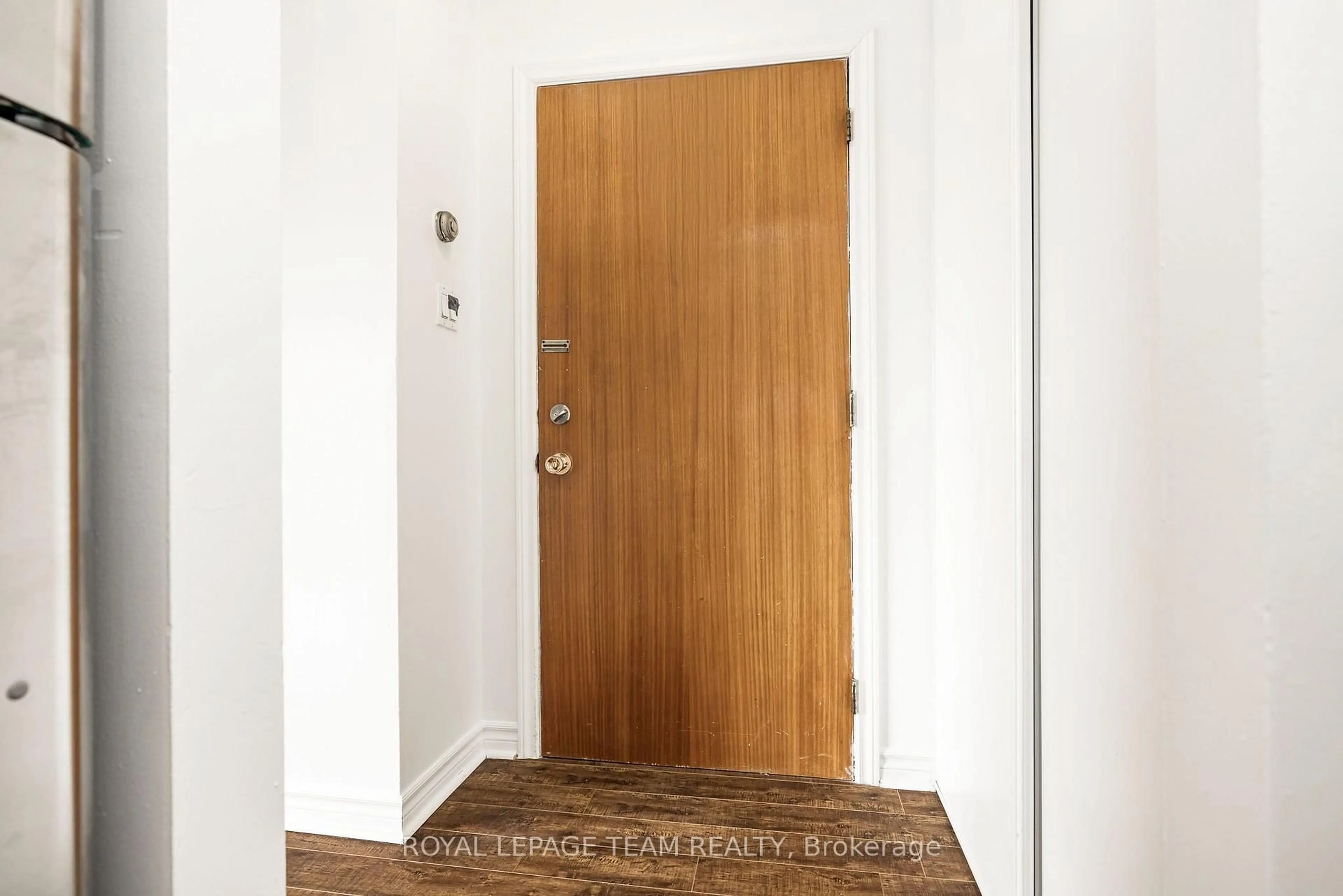 Indoor entryway for 47 Sumac St #12, Ottawa Ontario K1J 7T7