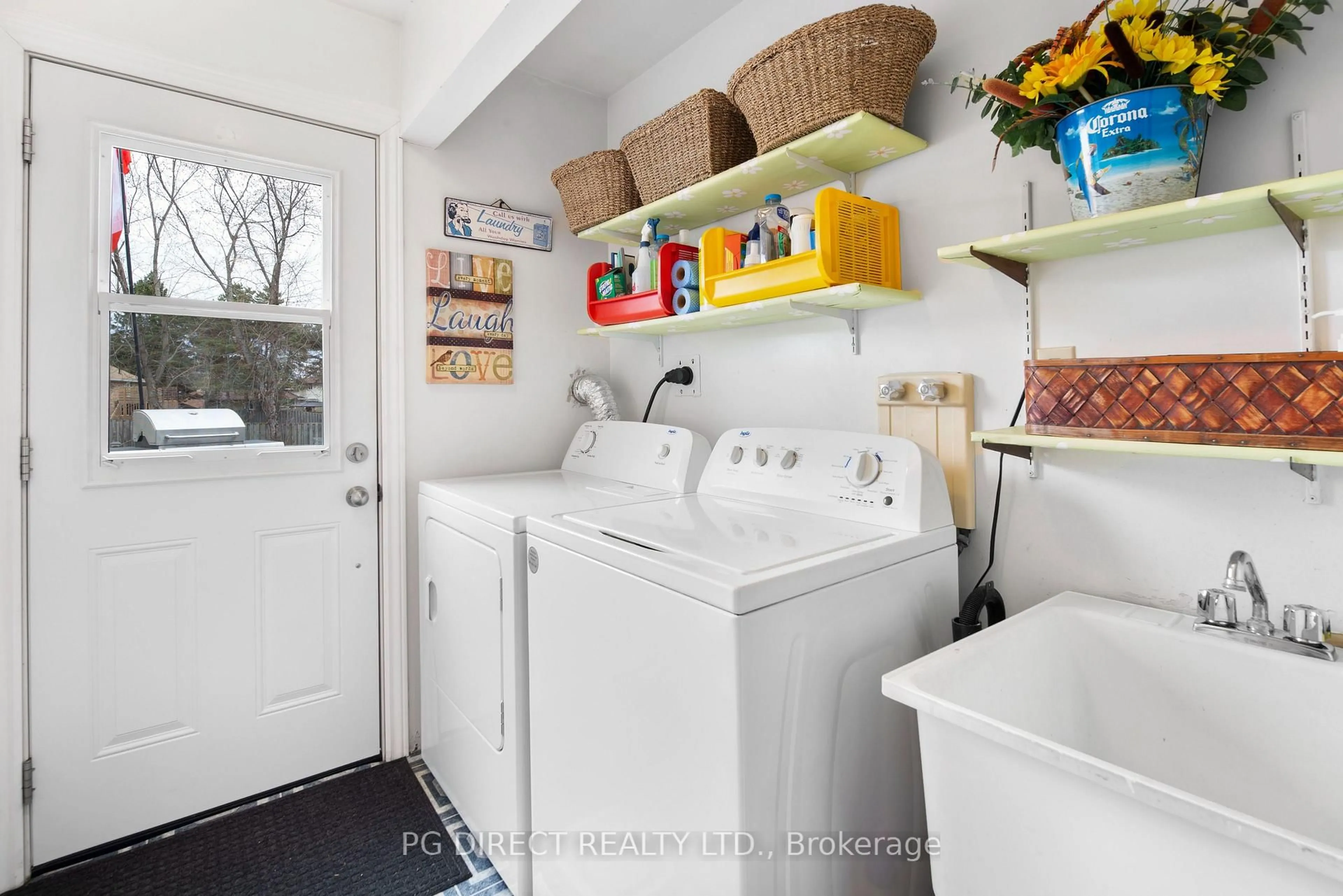 Laundry room for 42 Eglee Ave, North Bay Ontario P1B 8Z7
