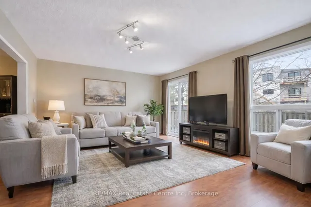 210 DAWN Ave #38, Guelph 4