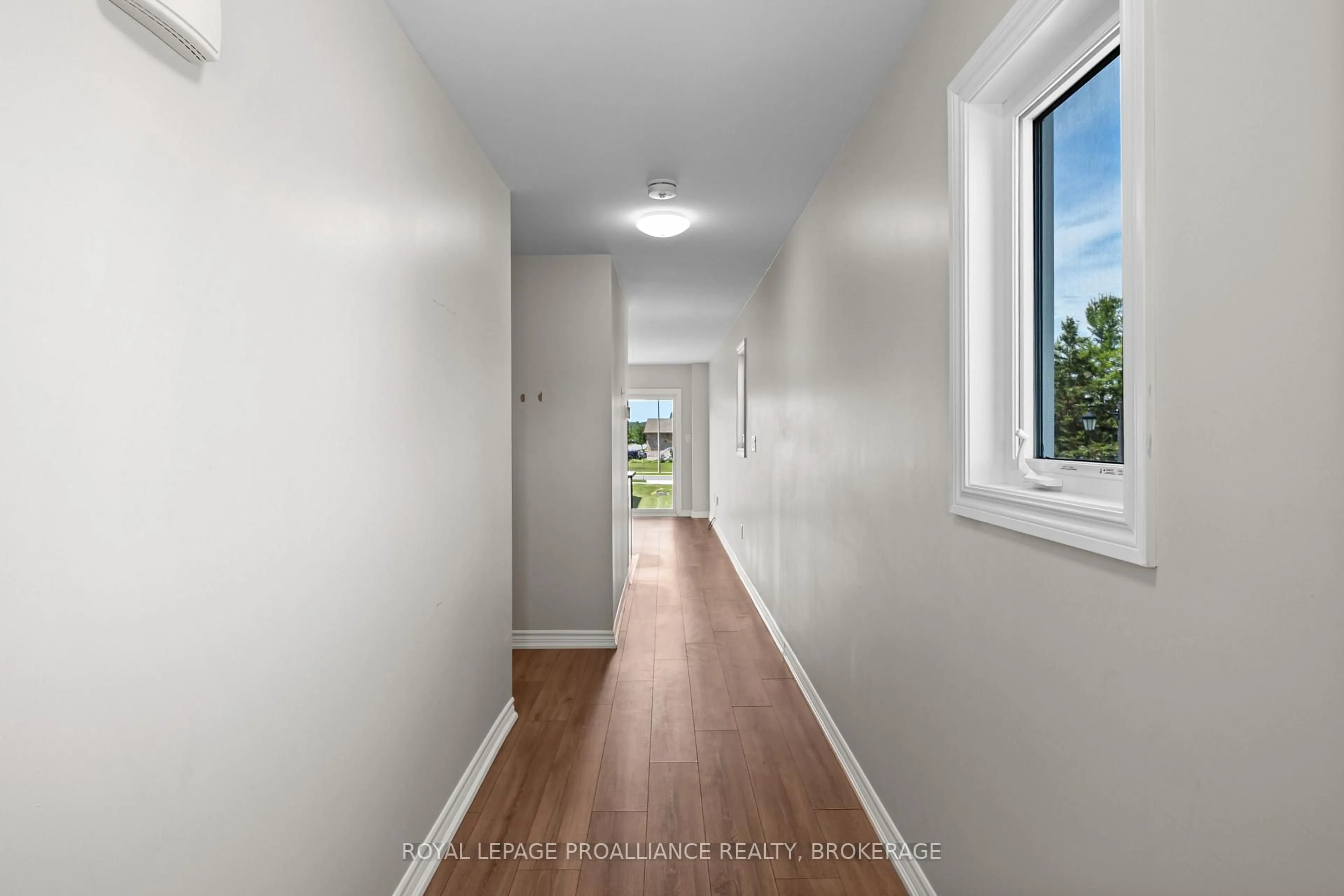 Indoor entryway for 40 Tegan Crt, Bissett Creek Ontario K0H 2H0
