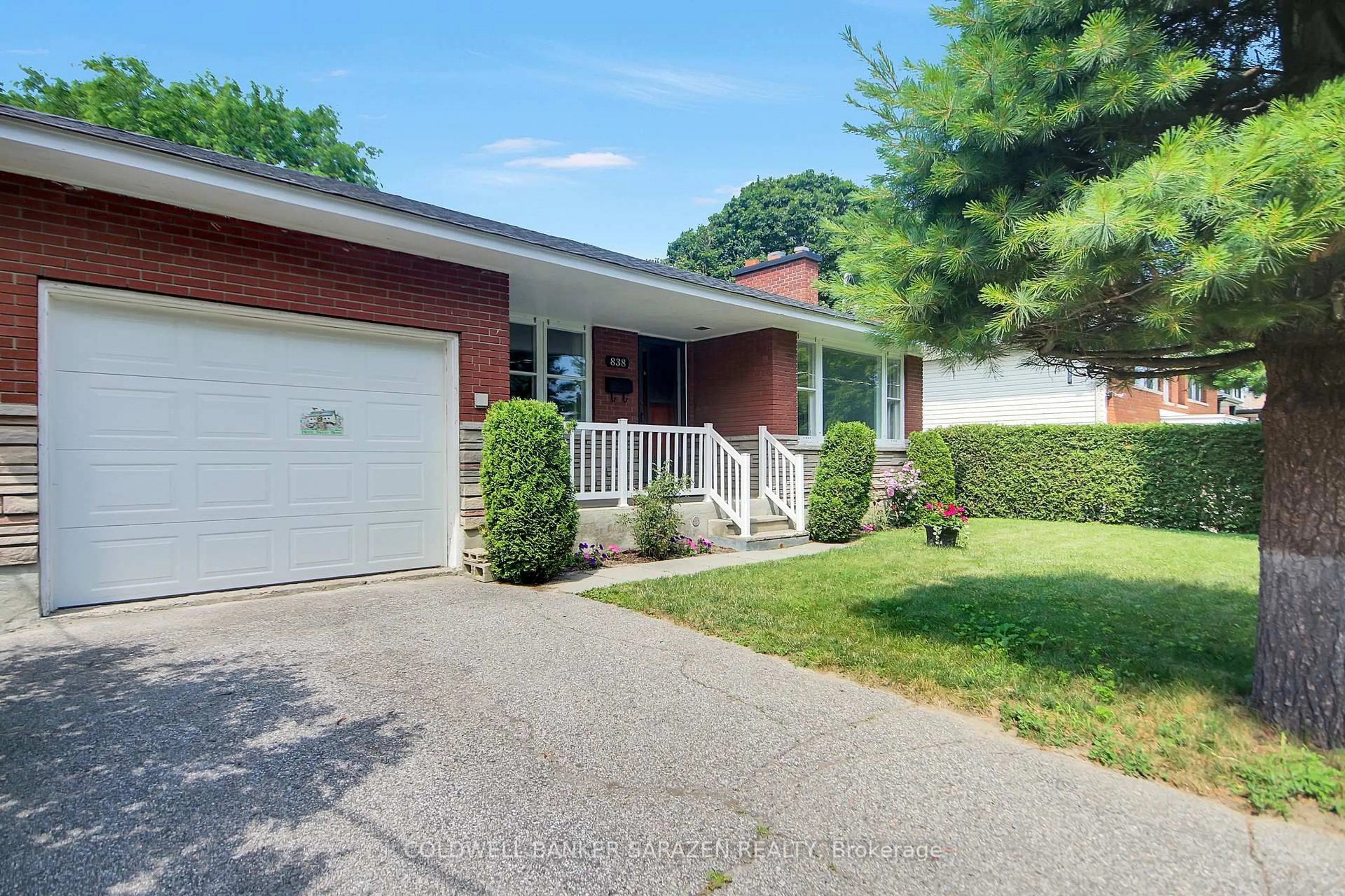 Home with brick exterior material, street for 838 Maplewood Ave, Ottawa Ontario K2B 5V5