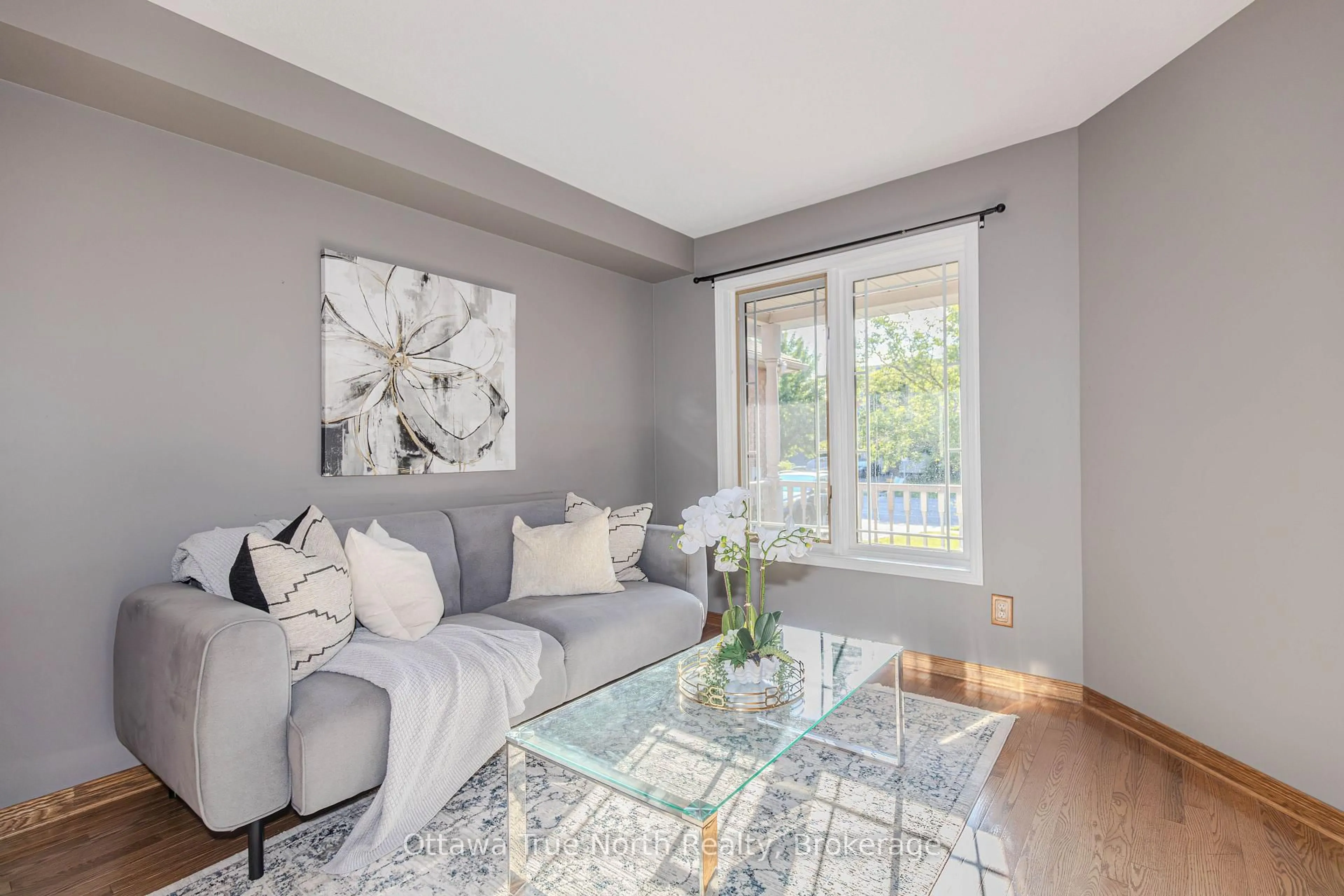 Living room with furniture, unknown for 282 Knudson Dr, Kanata Ontario K2K 2N8