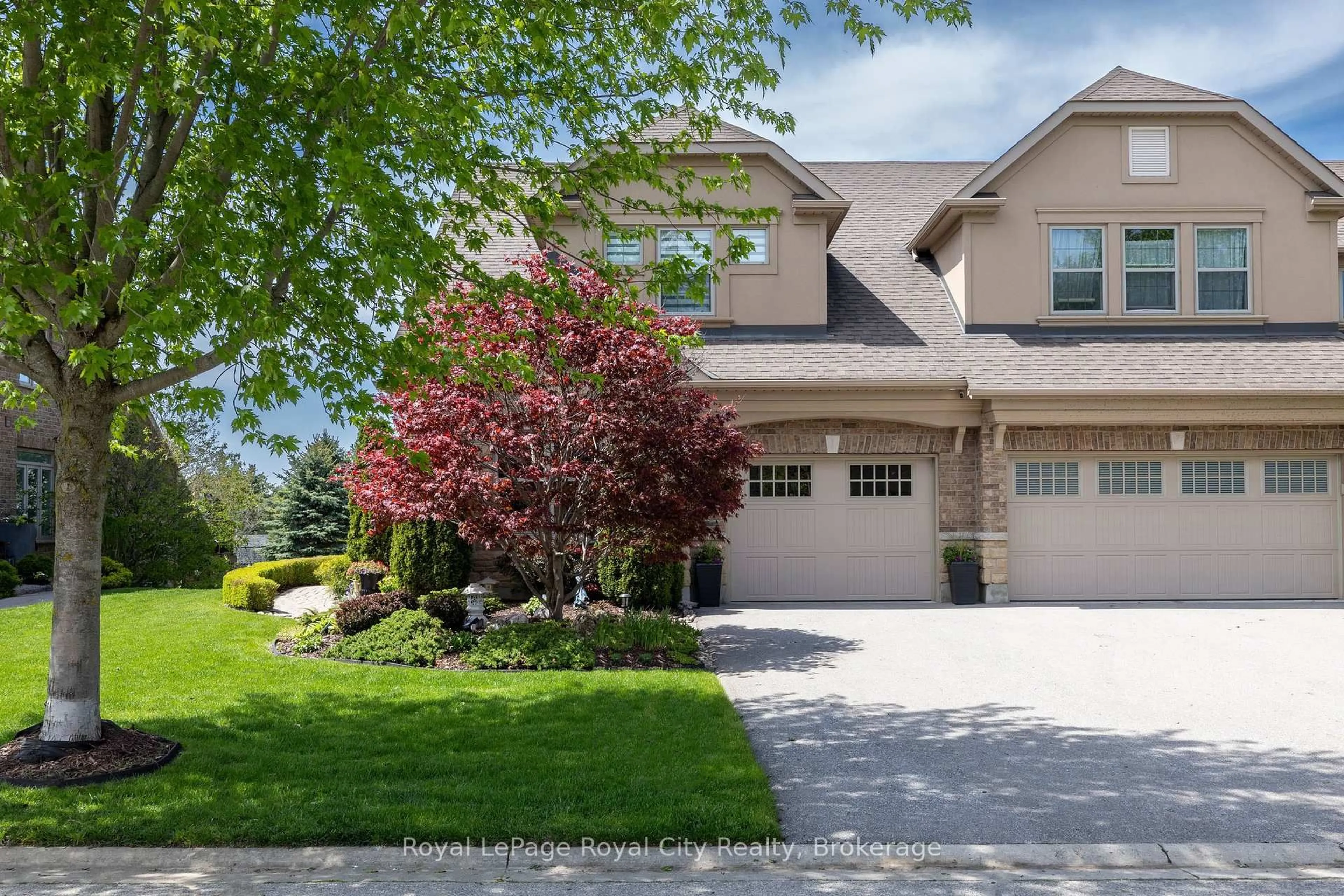 Home with vinyl exterior material, street for 129 Millview Crt, Guelph/Eramosa Ontario N0B 2K0