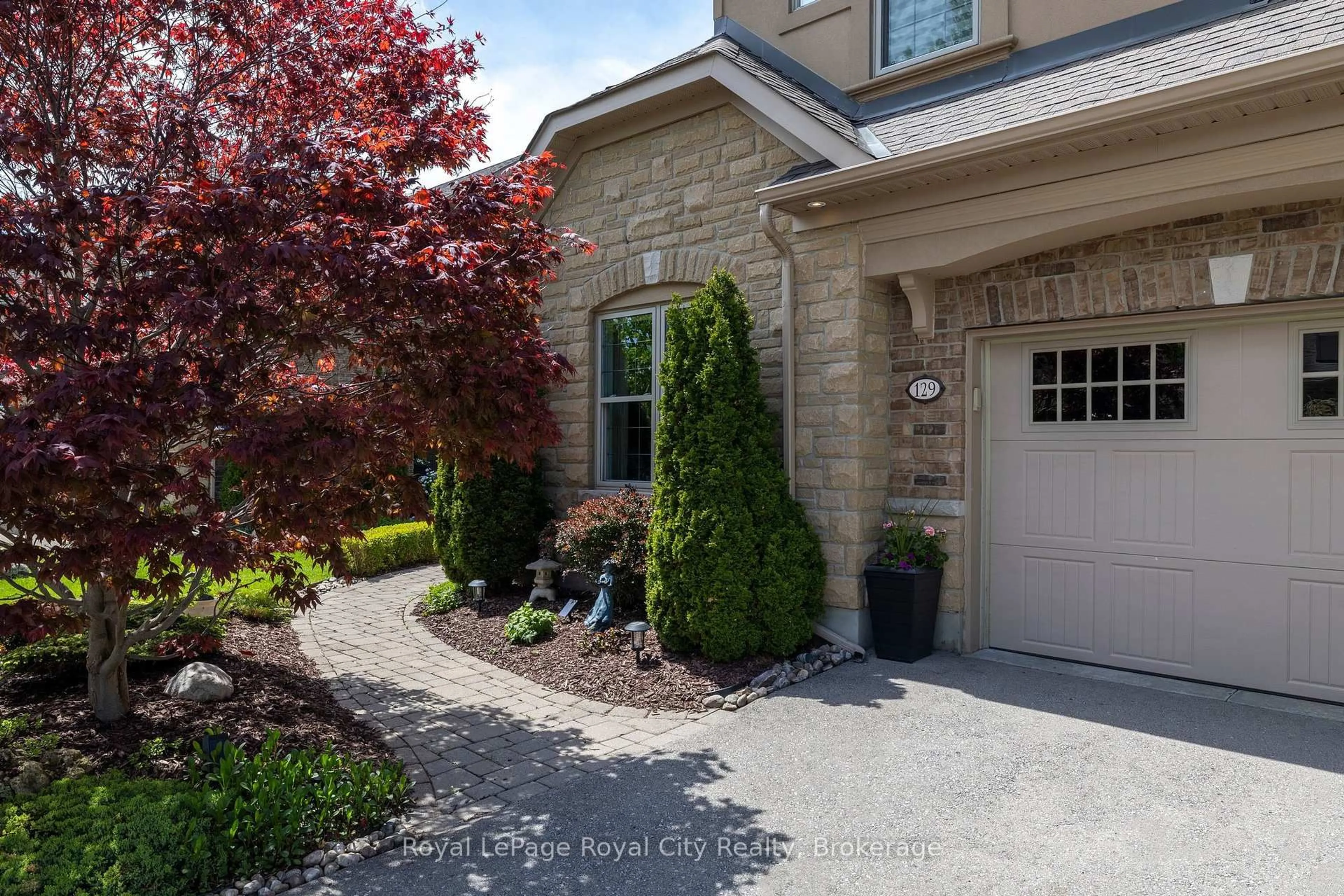 Home with brick exterior material, street for 129 Millview Crt, Guelph/Eramosa Ontario N0B 2K0