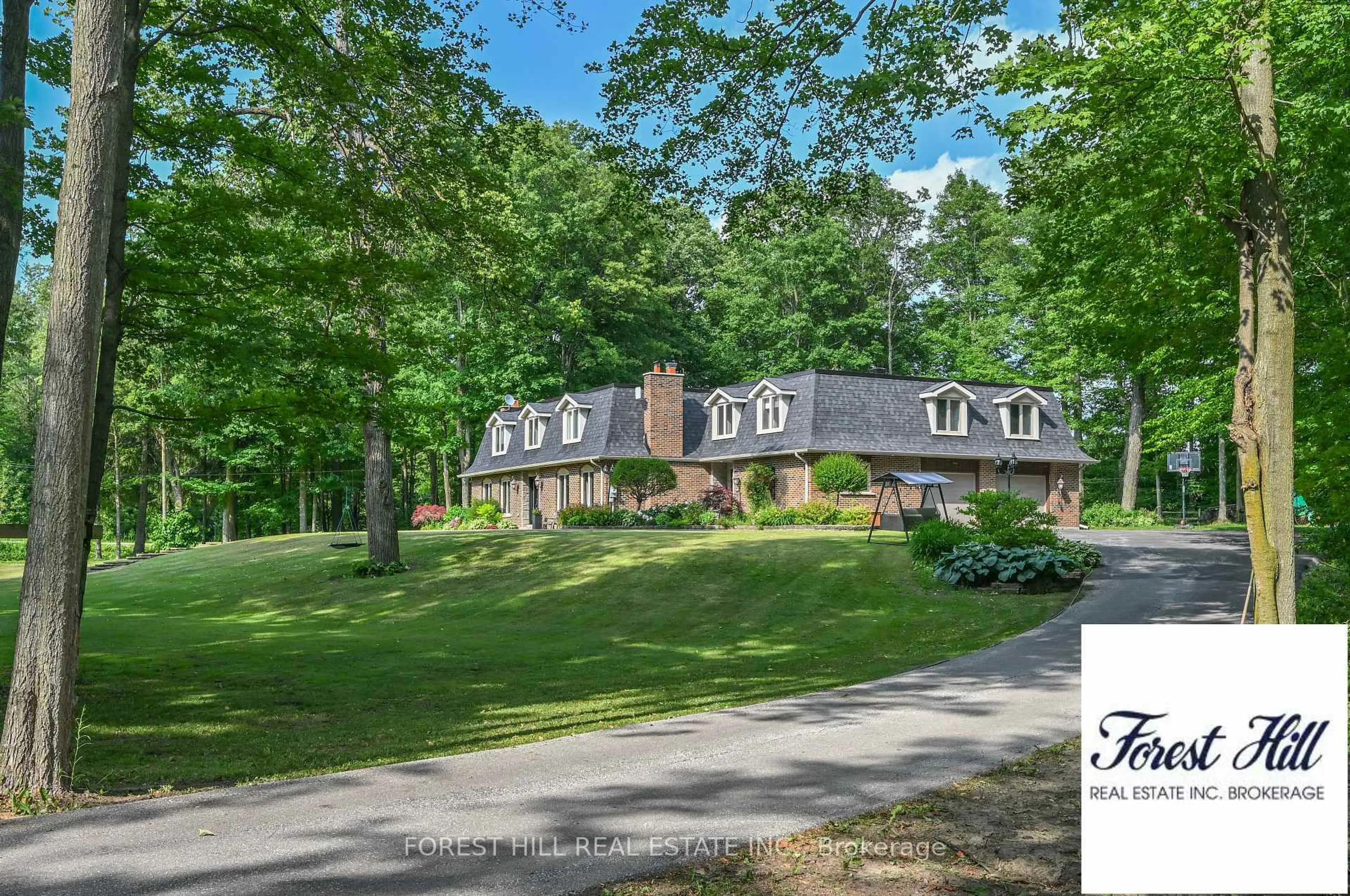 A pic from outside/outdoor area/front of a property/back of a property/a pic from drone, unknown for 347094 Mono Centre Rd, Mono Ontario L9W 2Y8